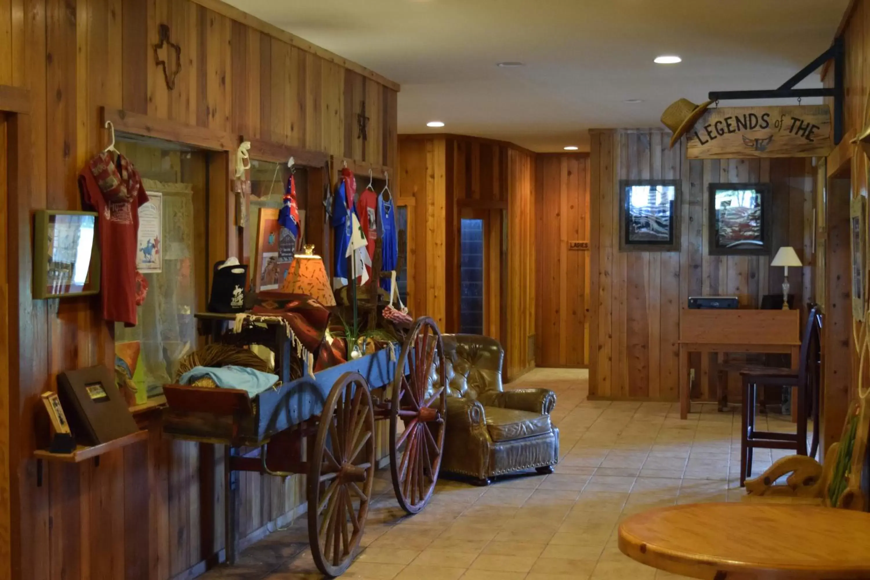 Lobby or reception, Restaurant/Places to Eat in Flying L Ranch Resort