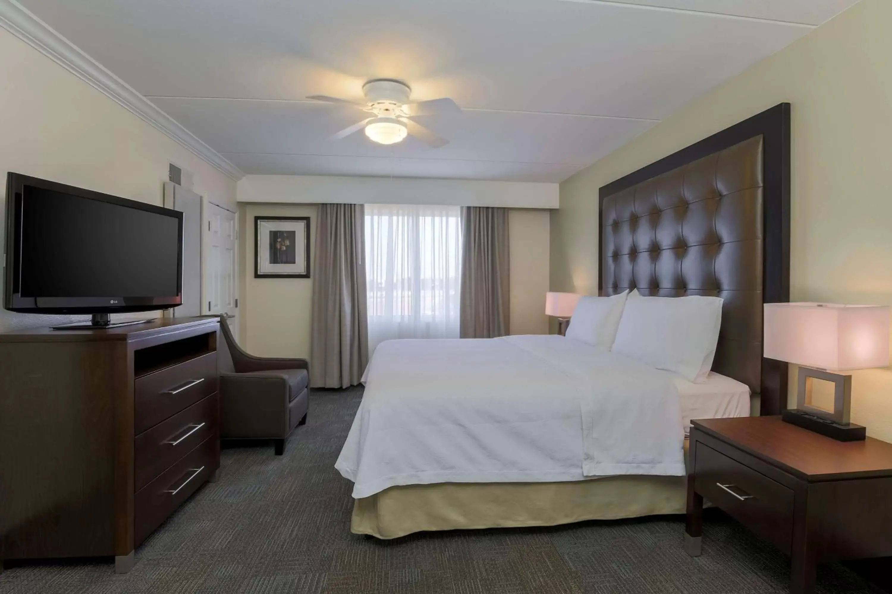 Bed in Homewood Suites by Hilton Ft. Worth-North at Fossil Creek