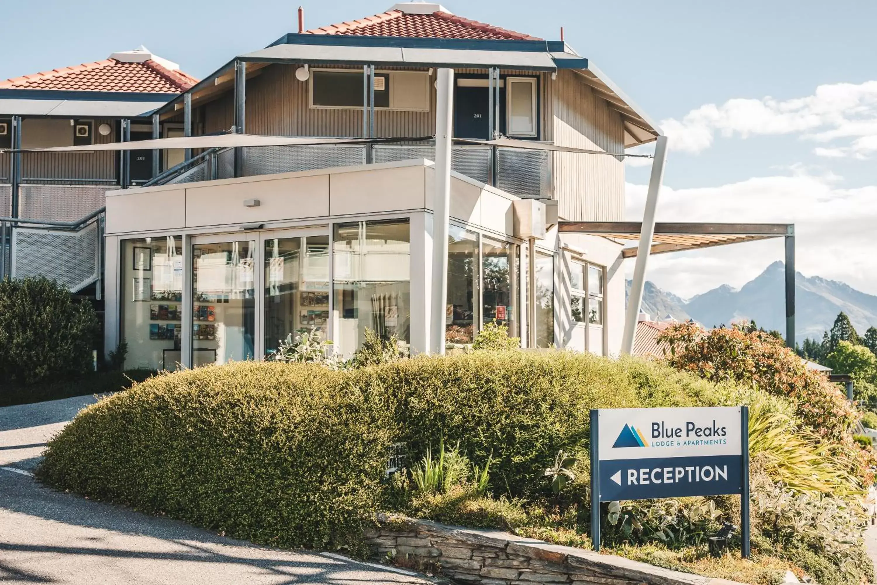 Lobby or reception, Property Building in Blue Peaks Lodge