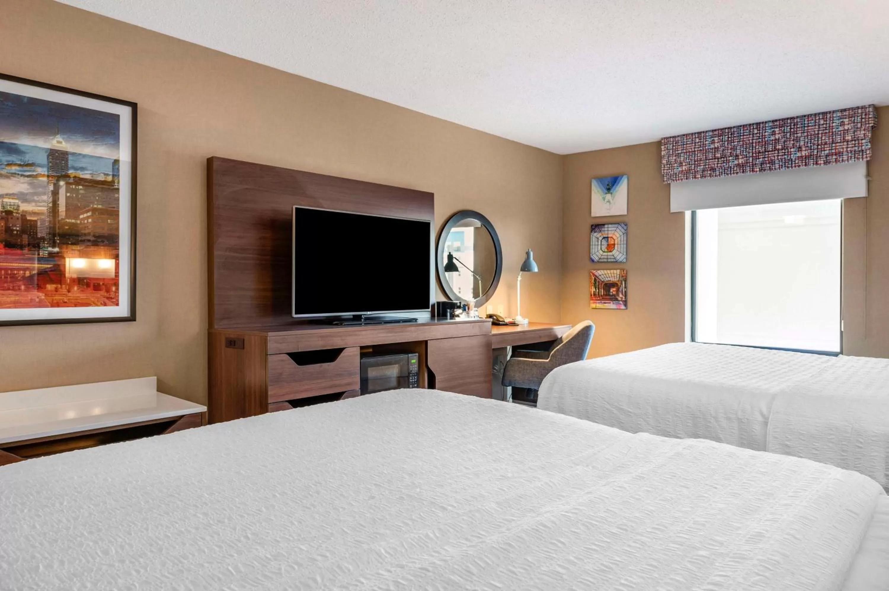 Bedroom, Bed in Hampton Inn Greenfield