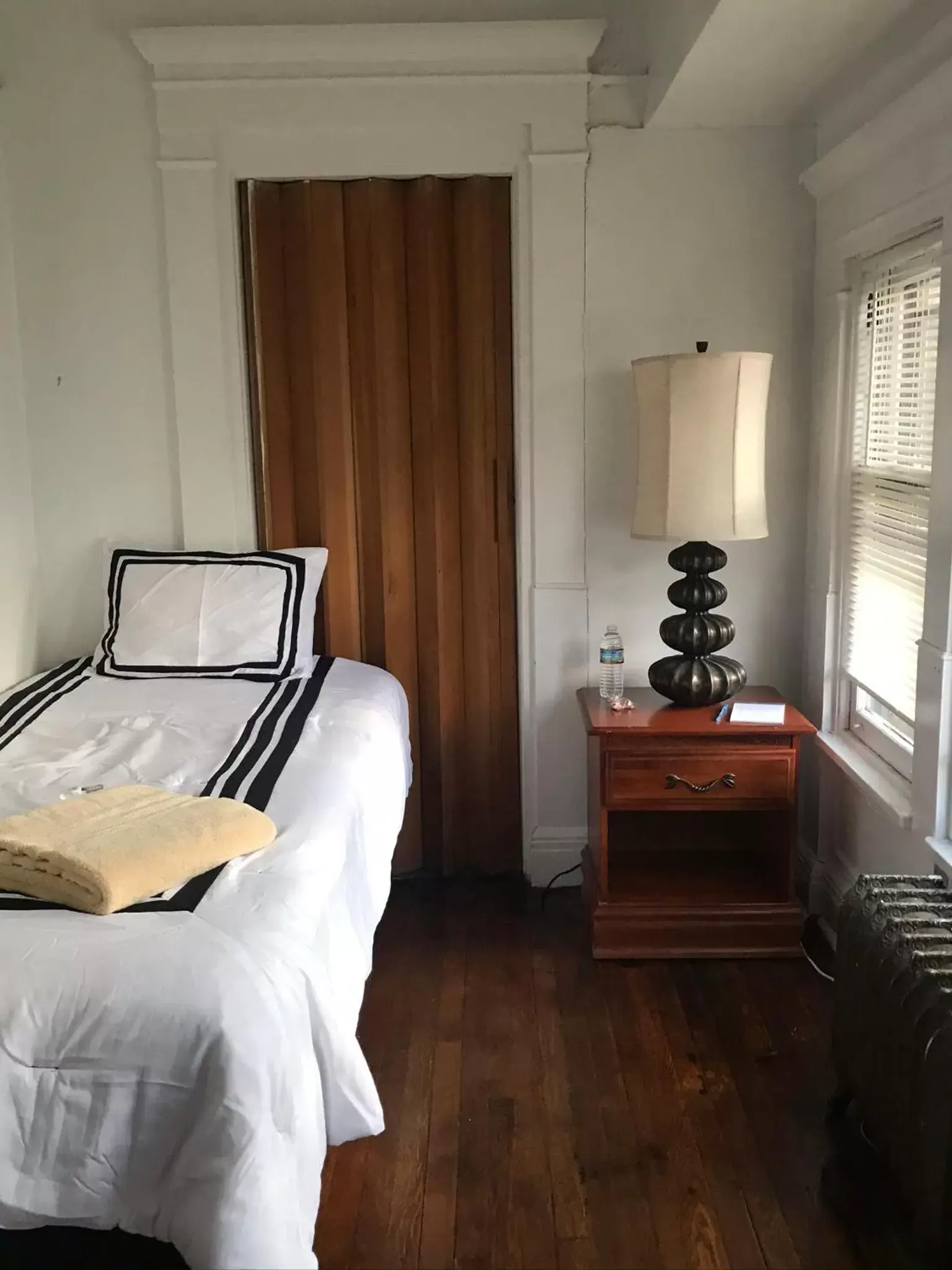 Single Room in 5 Star Victorian Mansion-Downtown No Locals Single Room in 5 Star Victorian Mansion-Downtown No Locals