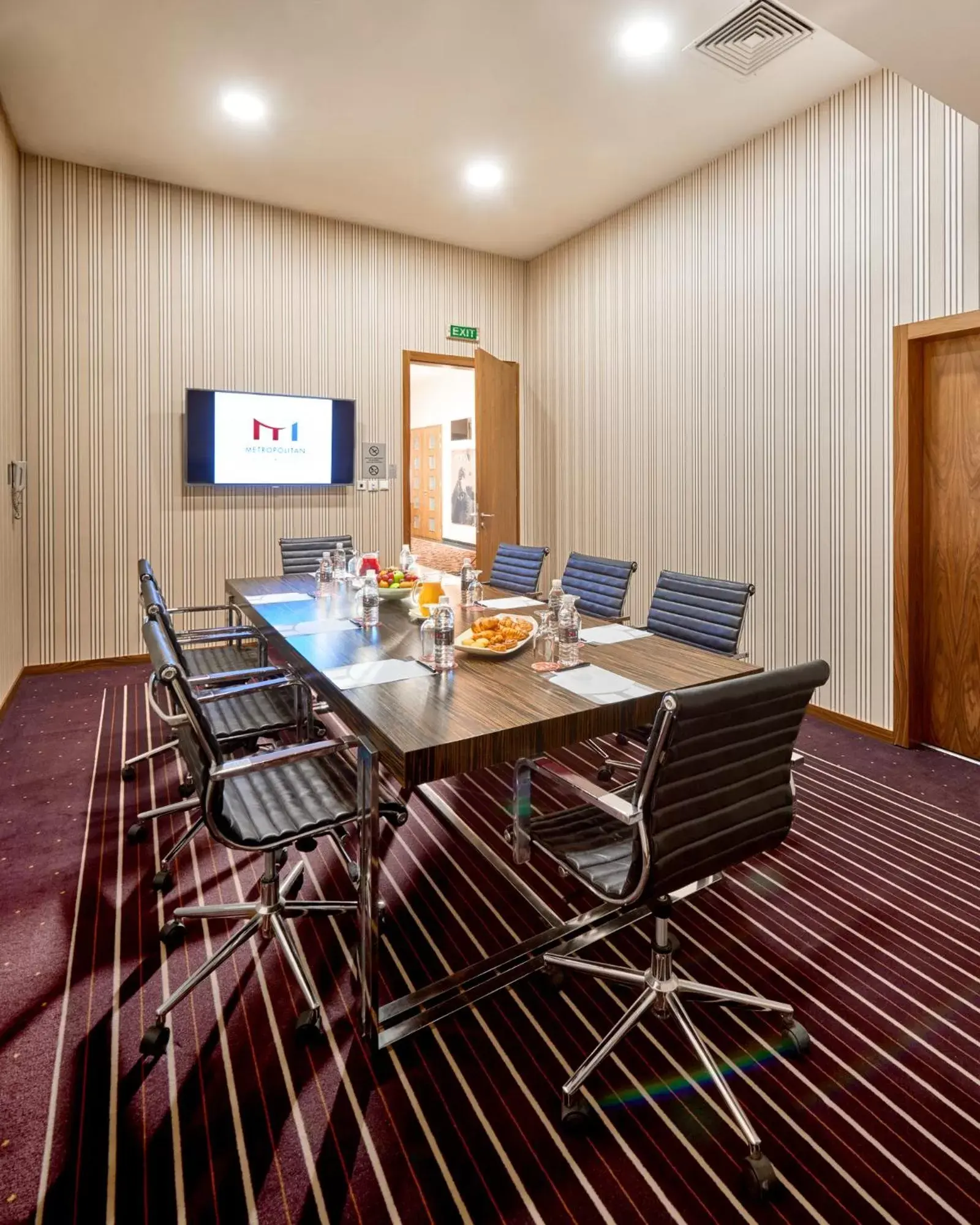 Meeting/conference room in Metropolitan Hotel Sofia, a member of Radisson Individuals