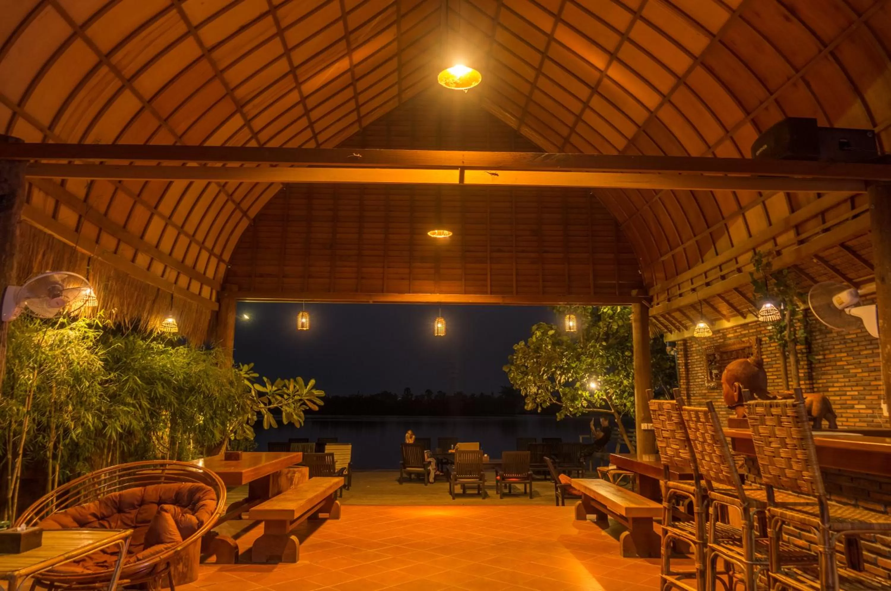 Food and drinks in Bamboo Bungalow