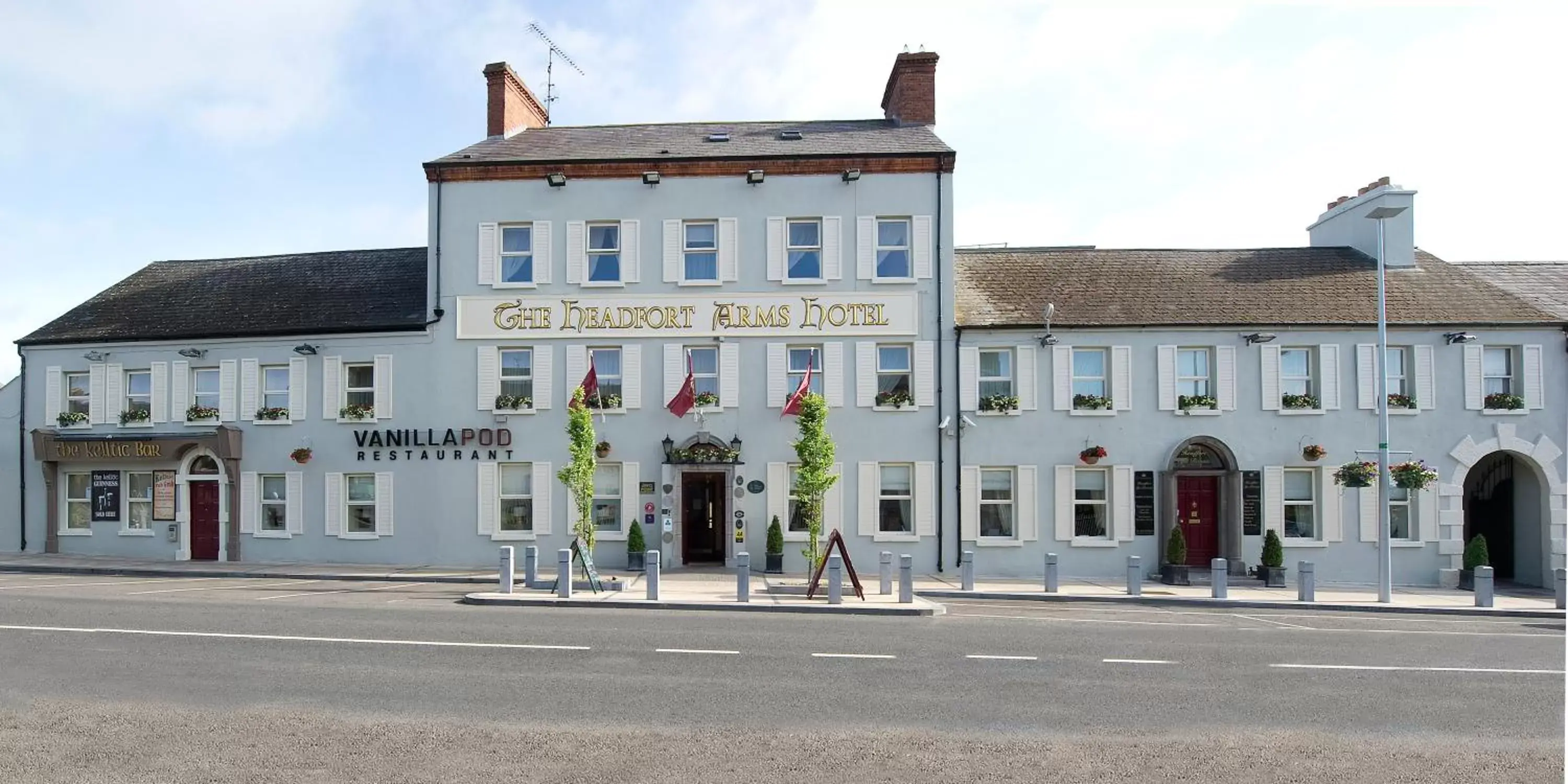 Property building in Headfort Arms Hotel