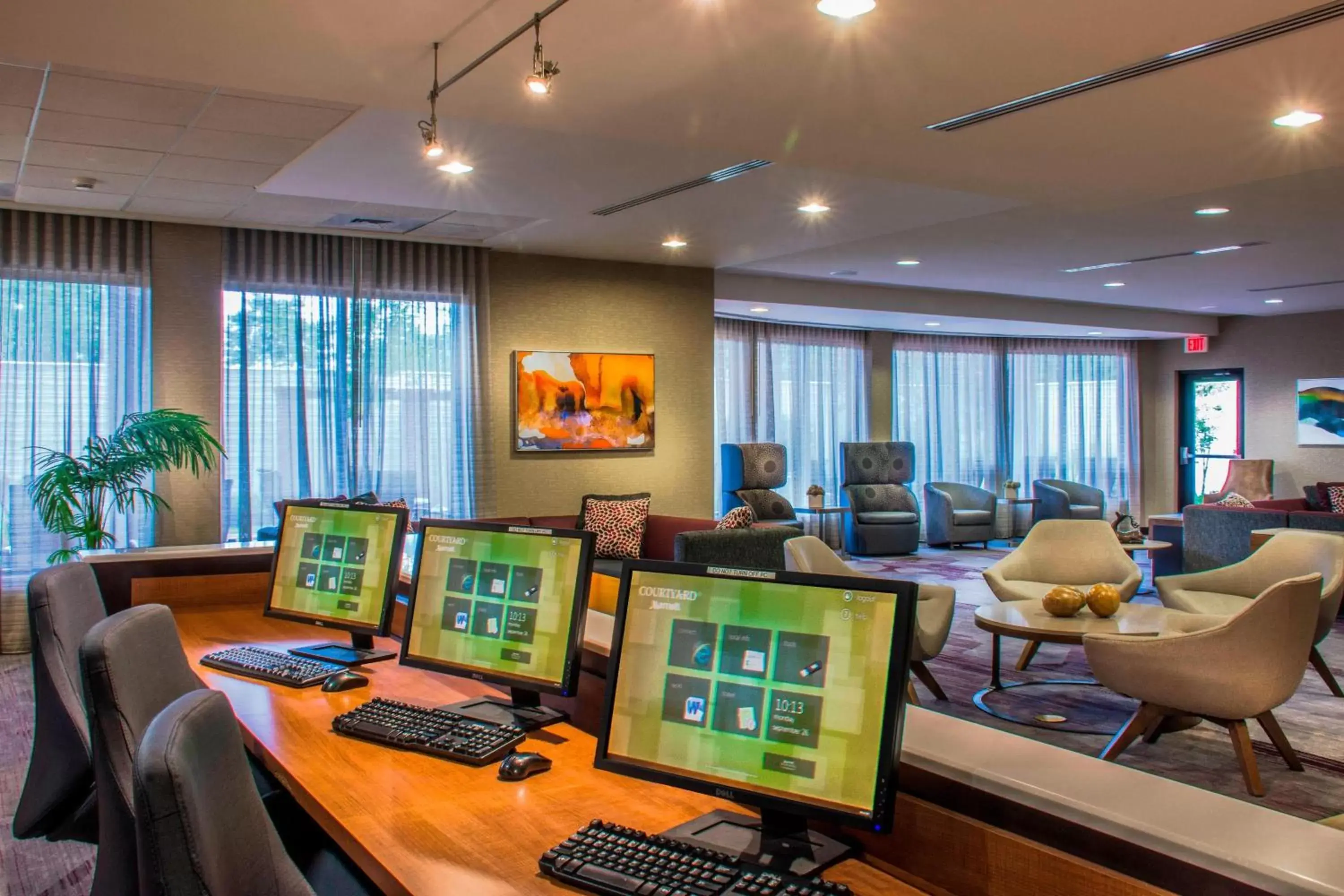 Business facilities in Courtyard Greensboro Airport