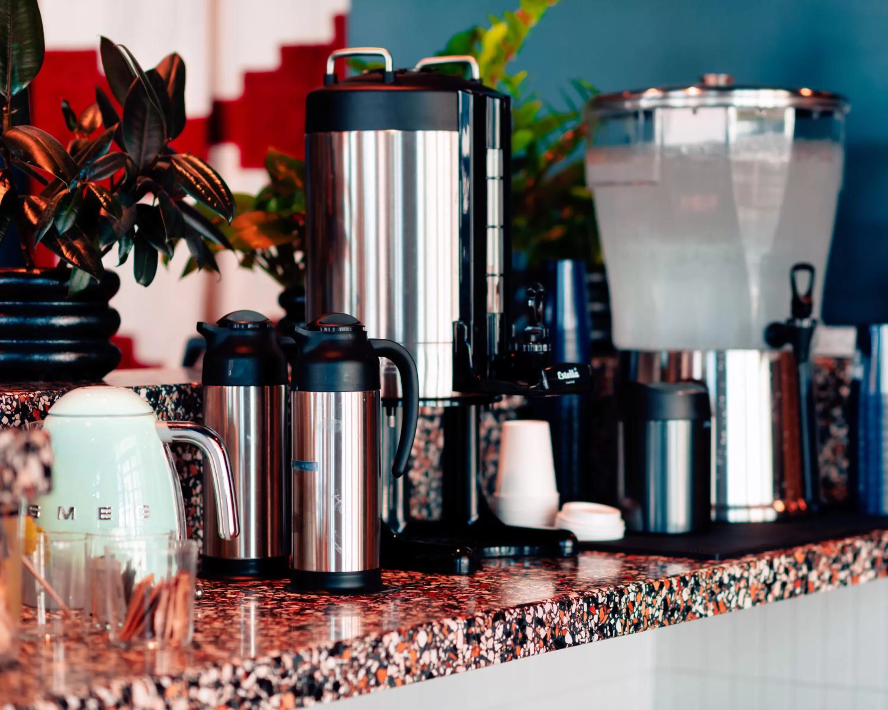 Coffee/tea facilities in Hotel Dryce