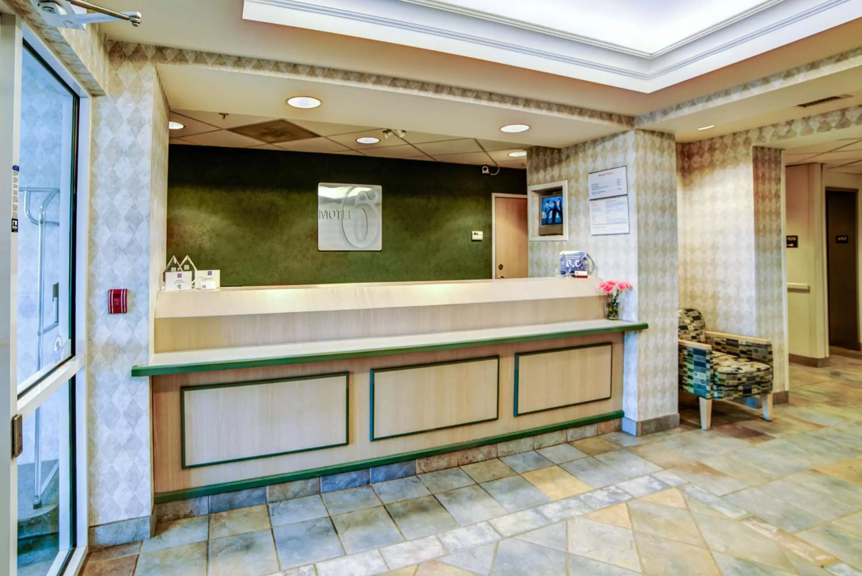 Lobby or reception in Motel 6-Huntsville, ON Lobby or reception in Motel 6-Huntsville, ON