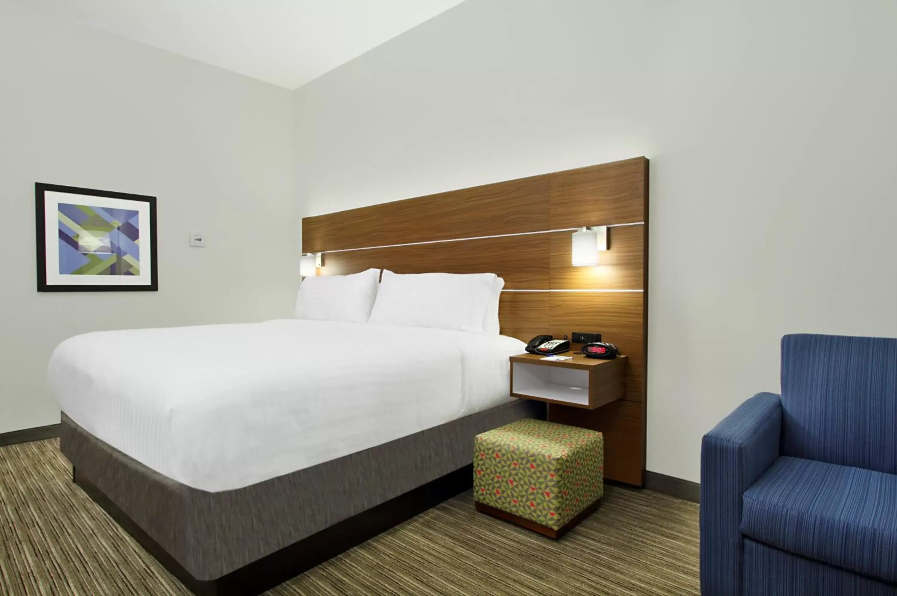 Photo of the whole room, Bed in Holiday Inn Express Jasper, an IHG Hotel