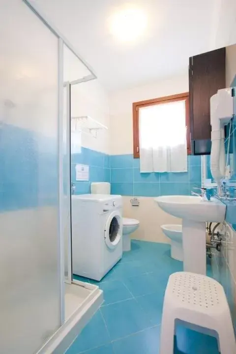 Shower, Bathroom in Villaggio dei Fiori Apart- Hotel 3 Stars - Family Resort