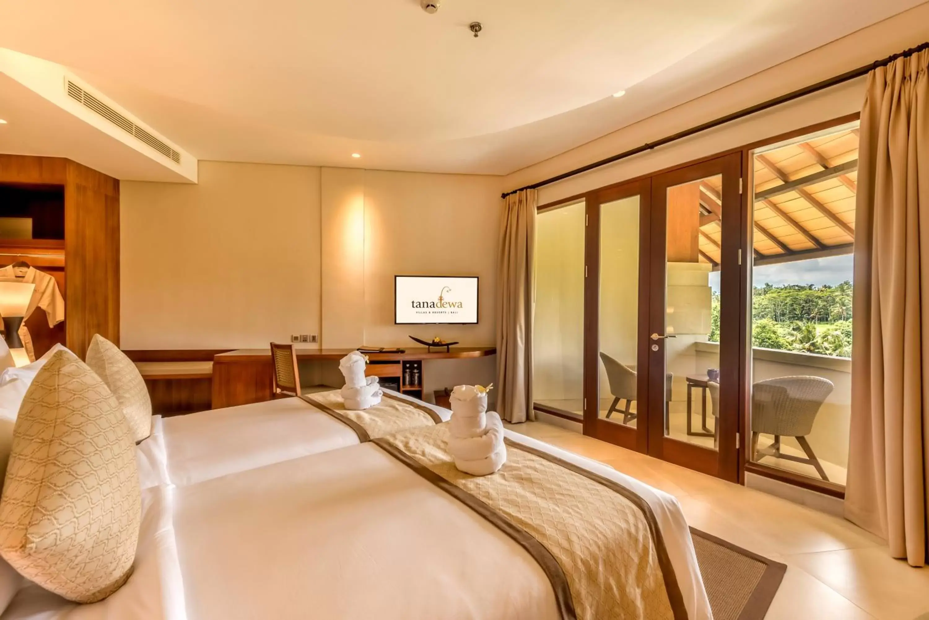 Photo of the whole room, Bed in Tanadewa Resort & Spa Ubud