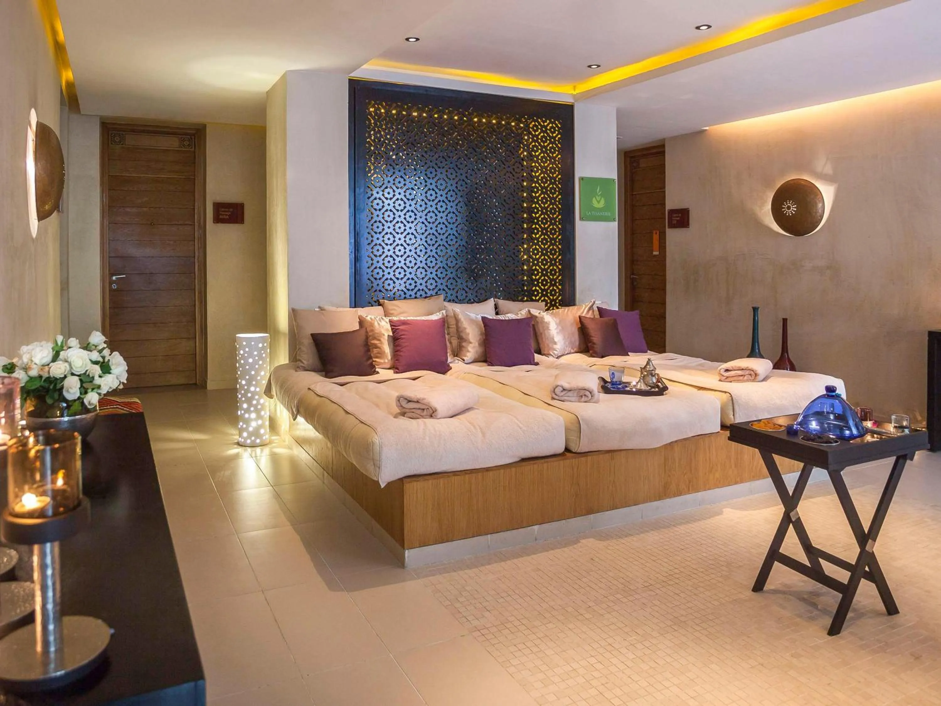 Steam room, Bed in Mövenpick Hotel Gammarth Tunis