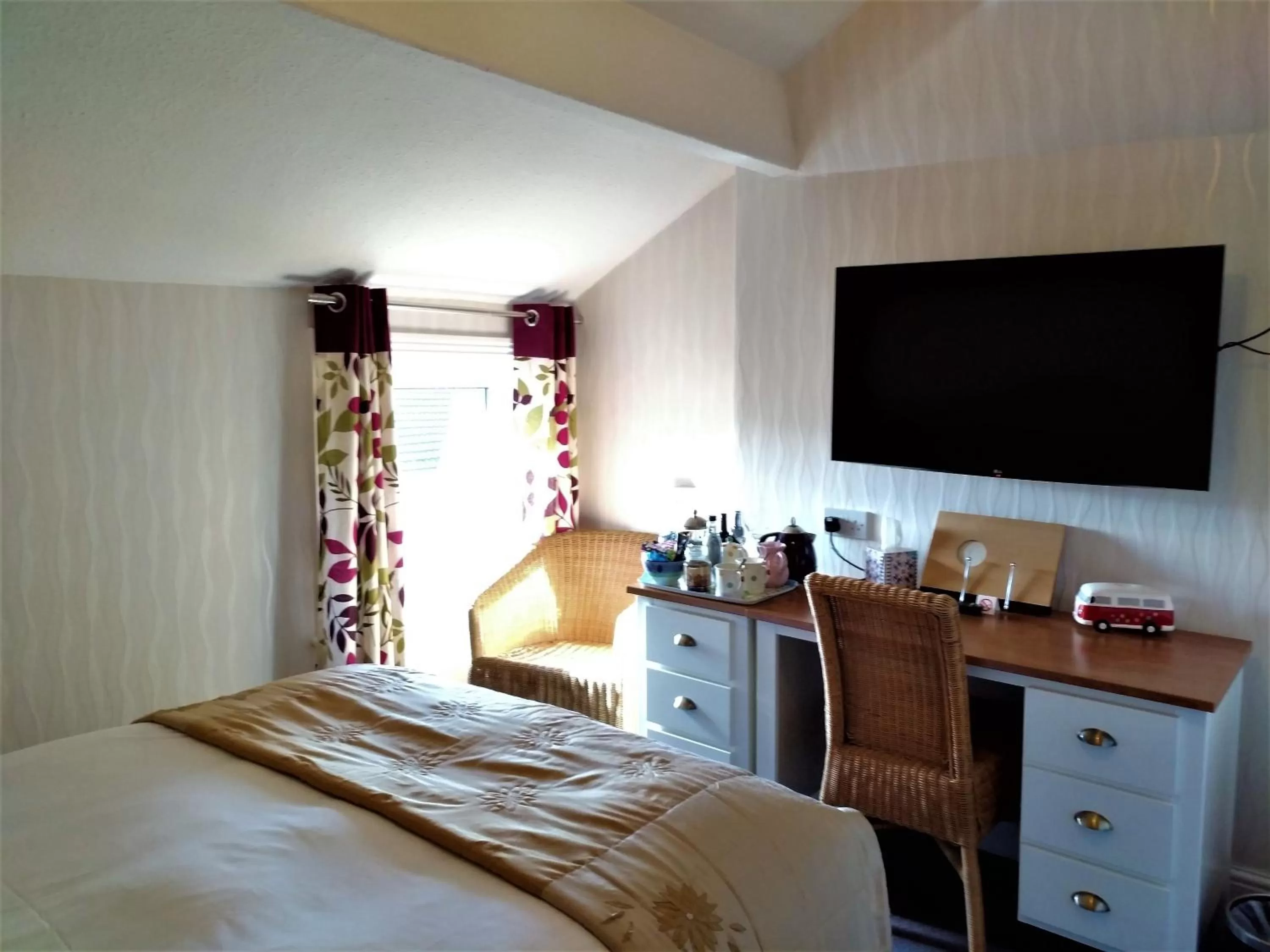 Bedroom, TV/Entertainment Center in Bay Tree House Southport, United Kingdom