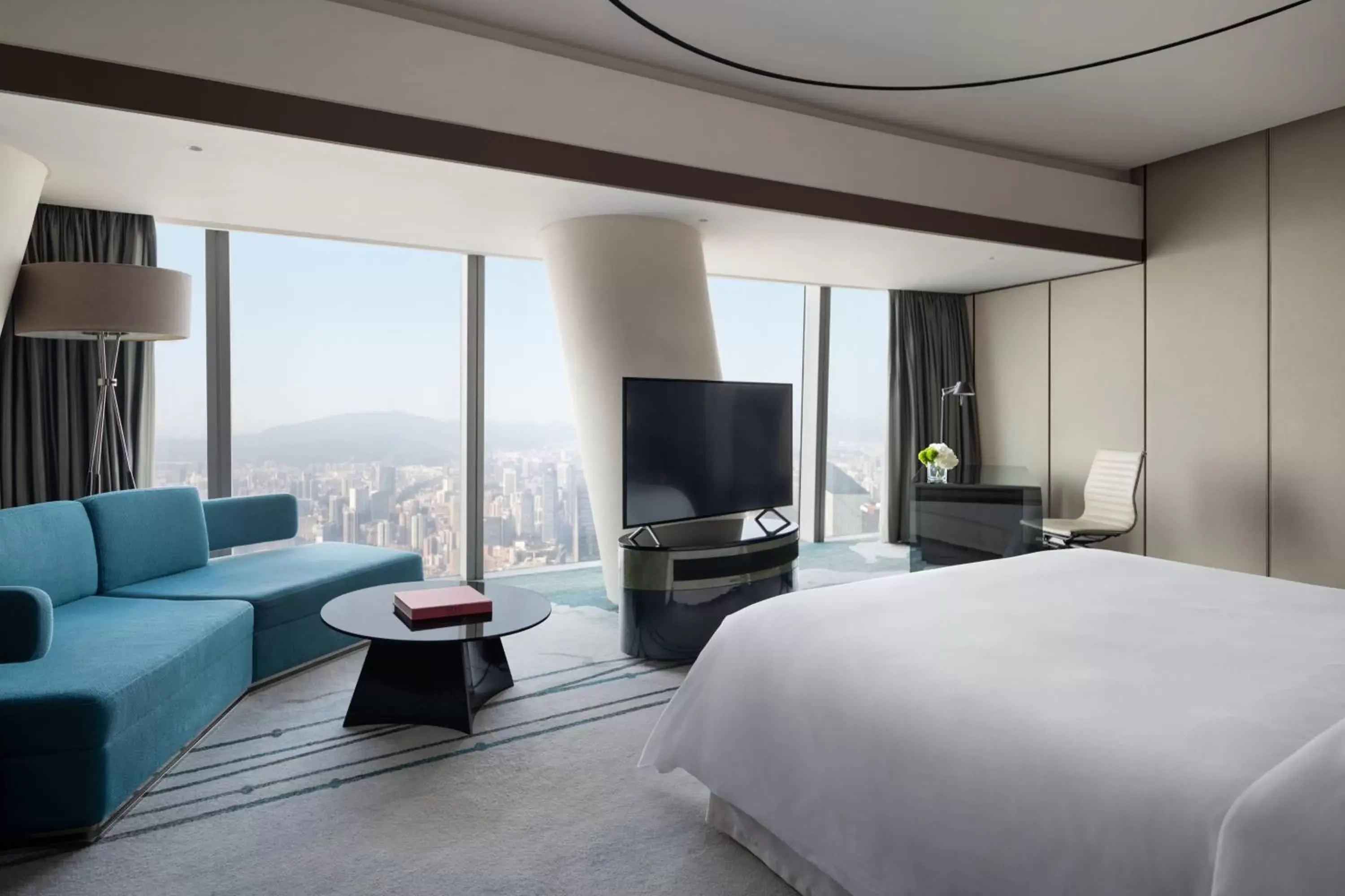 Bedroom in Four Seasons Hotel Guangzhou - Free Shuttle Bus to Canton Fair Complex during Canton Fair period