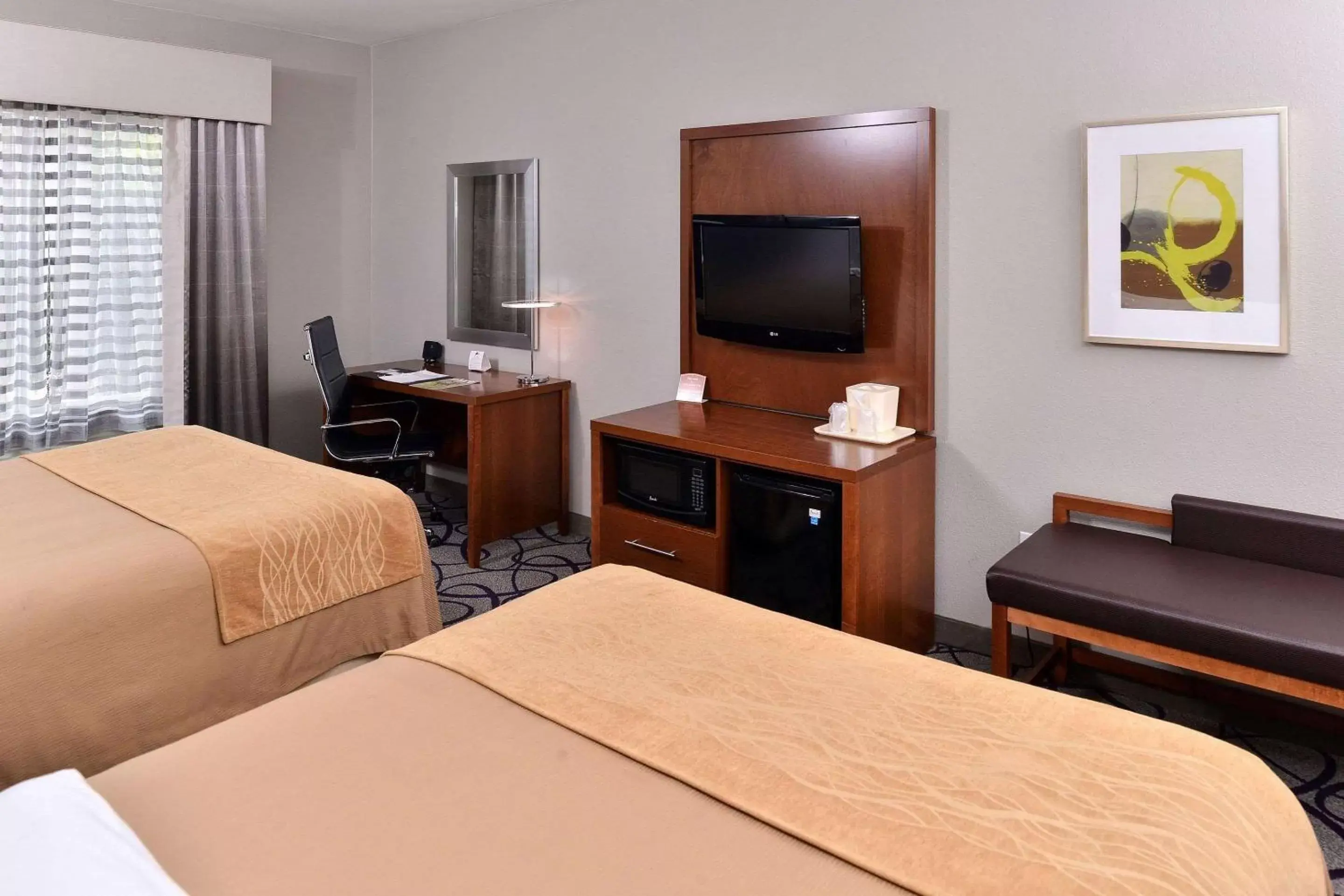 Photo of the whole room, Bed in Comfort Inn & Suites Frisco