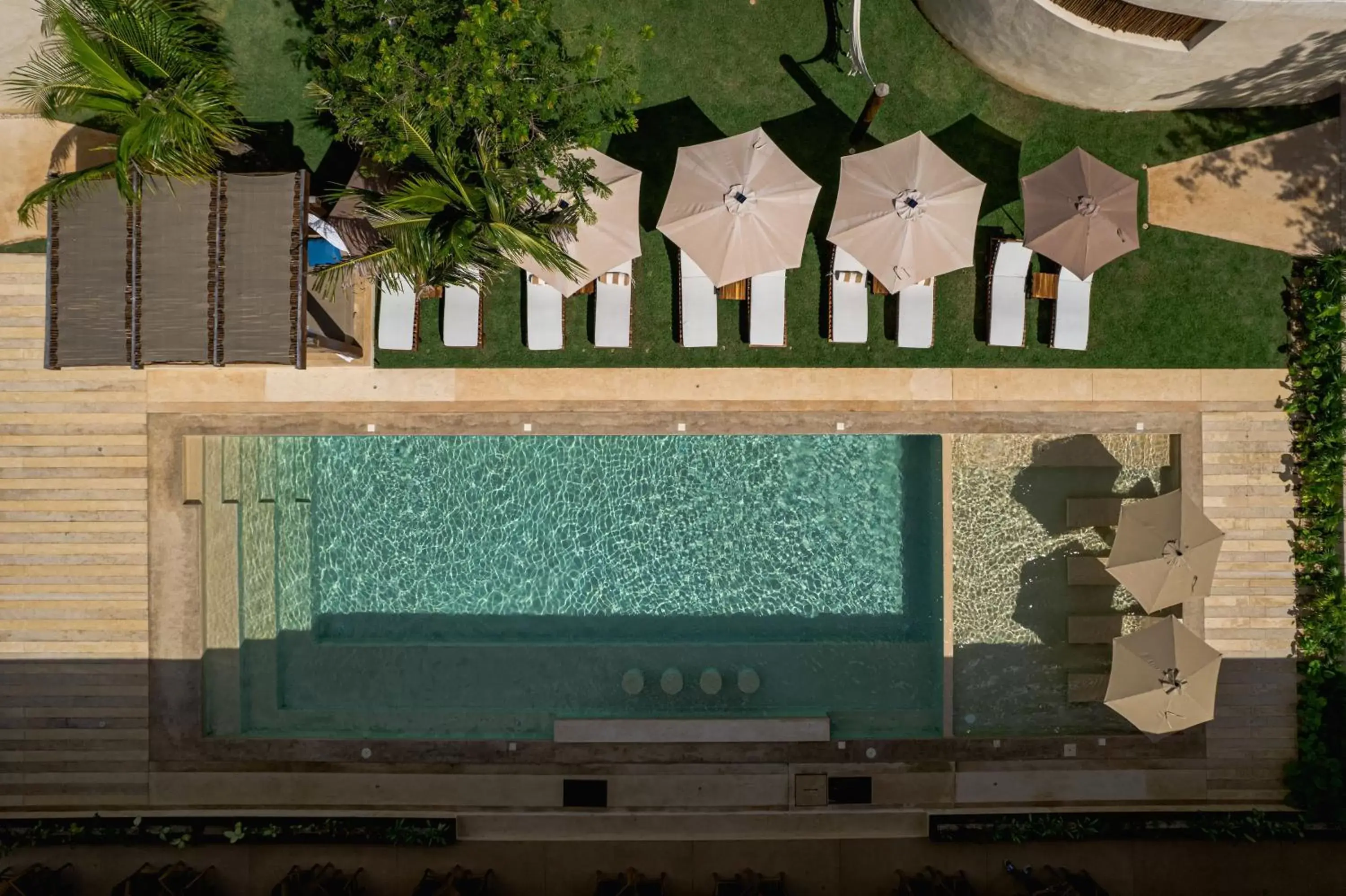 Swimming pool in Destino Mío Mayan Jungle Retreat Swimming pool in Destino Mío Mayan Jungle Retreat