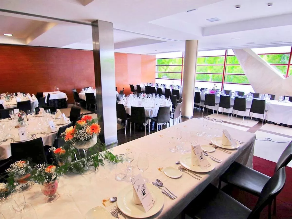 Restaurant/places to eat in Hotel Torremangana