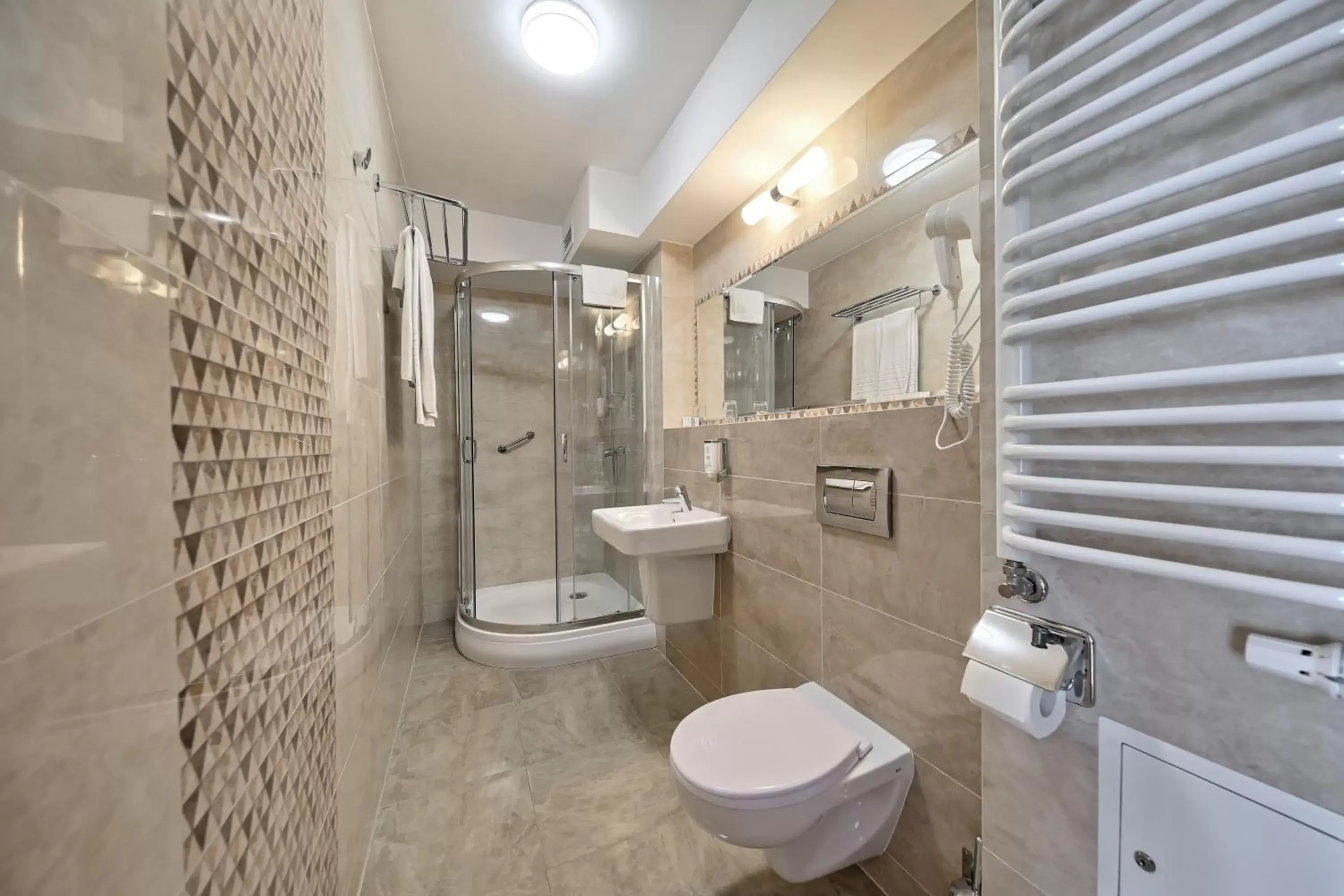 Bathroom in Hotel Gromada Warszawa Centrum