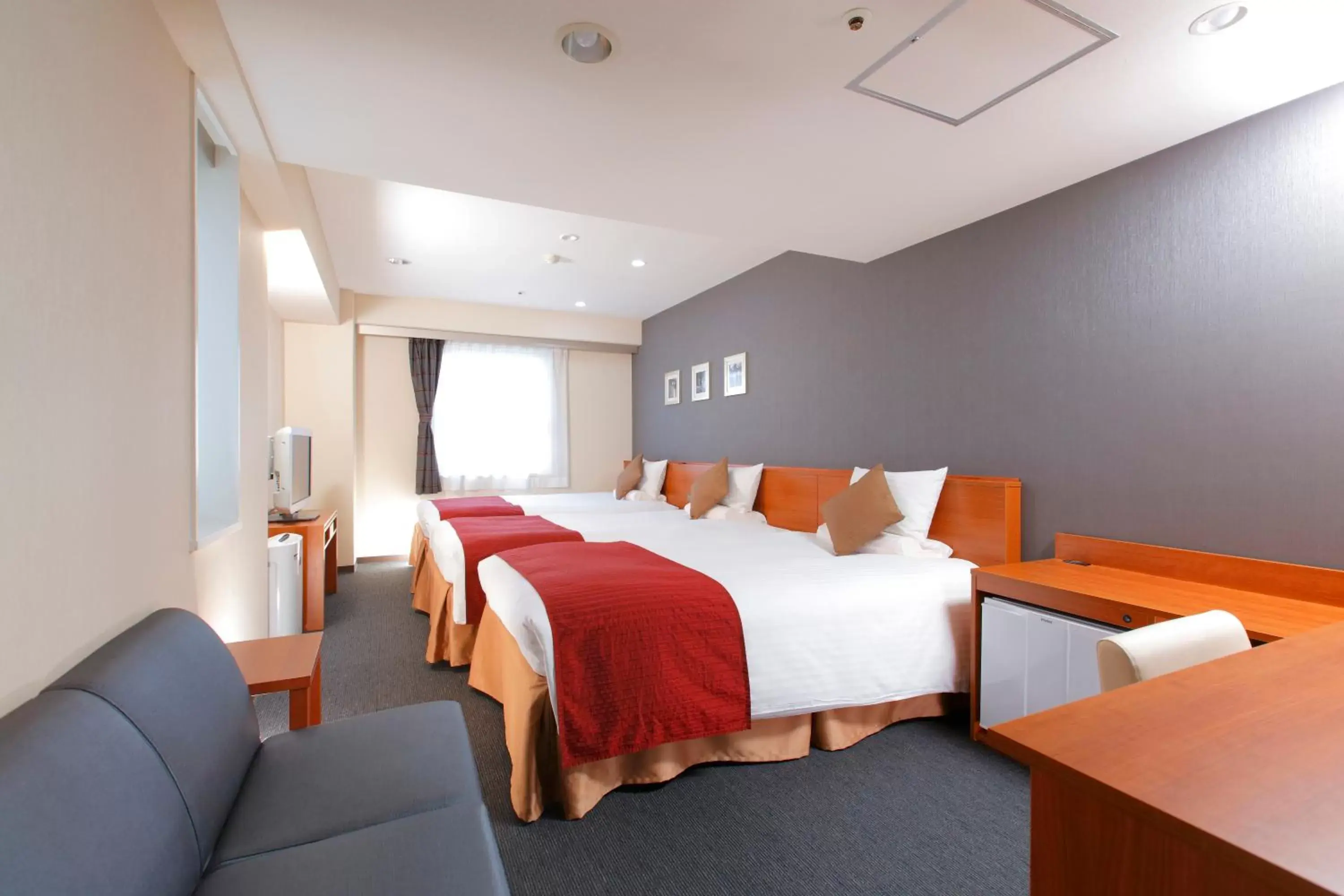 Spring, Bed in HOTEL MYSTAYS Nagoya Sakae