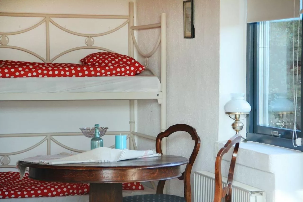 bunk bed in Tryde 1303 B&B på Österlen