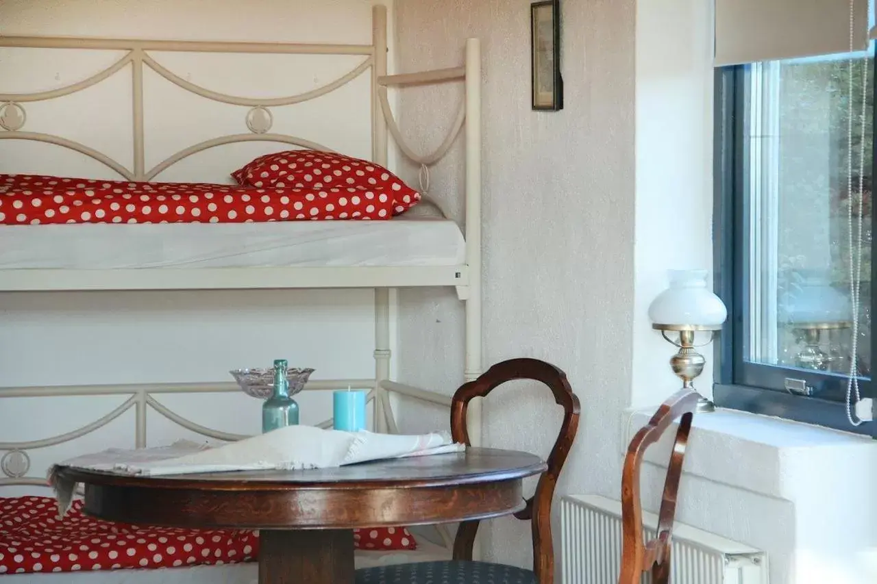 Family Room with Shared Bathroom - single occupancy in Tryde 1303 B&B på Österlen Family Room with Shared Bathroom - single occupancy in Tryde 1303 B&B på Österlen