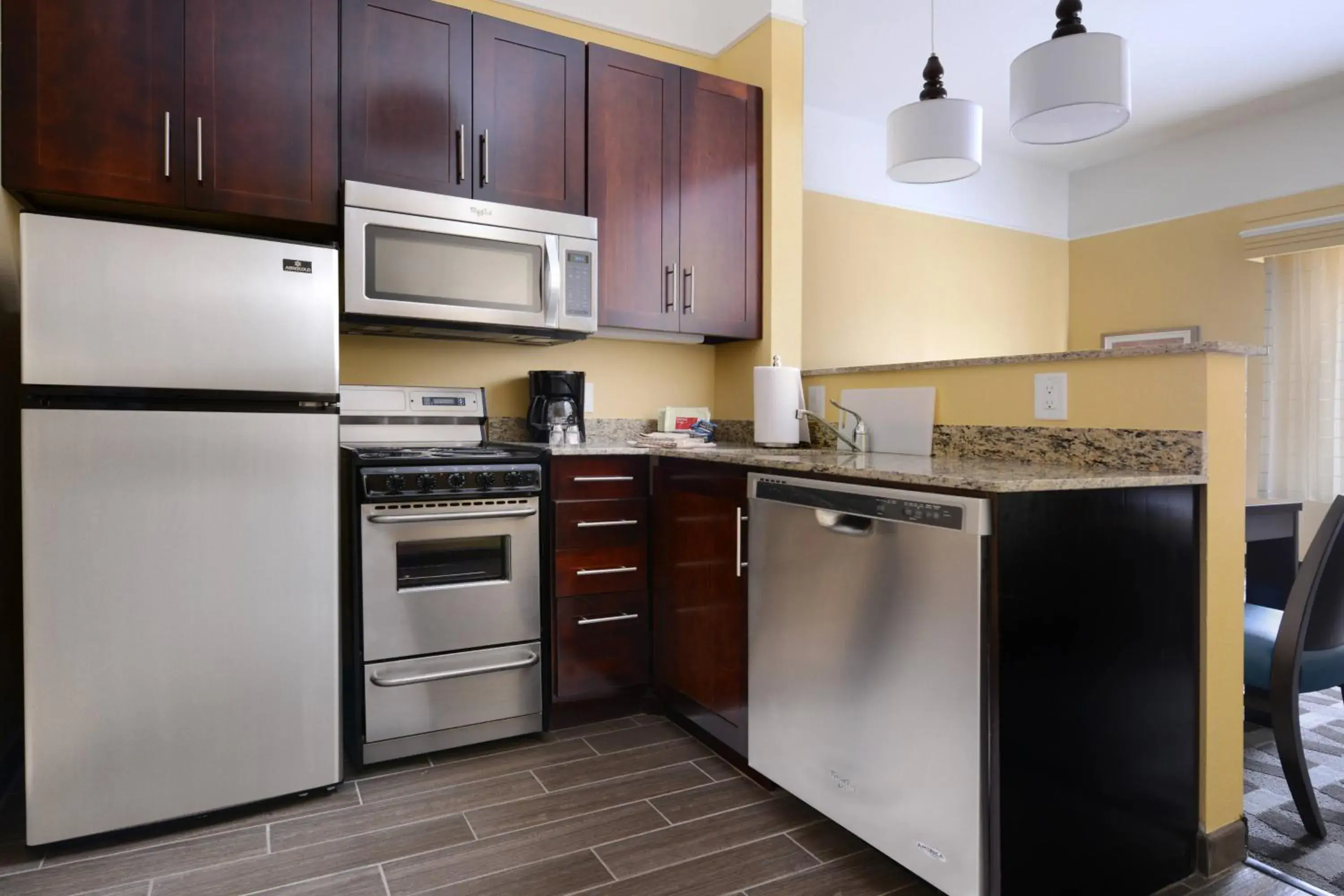 Kitchen or kitchenette, Kitchen/Kitchenette in TownePlace Suites by Marriott Laredo