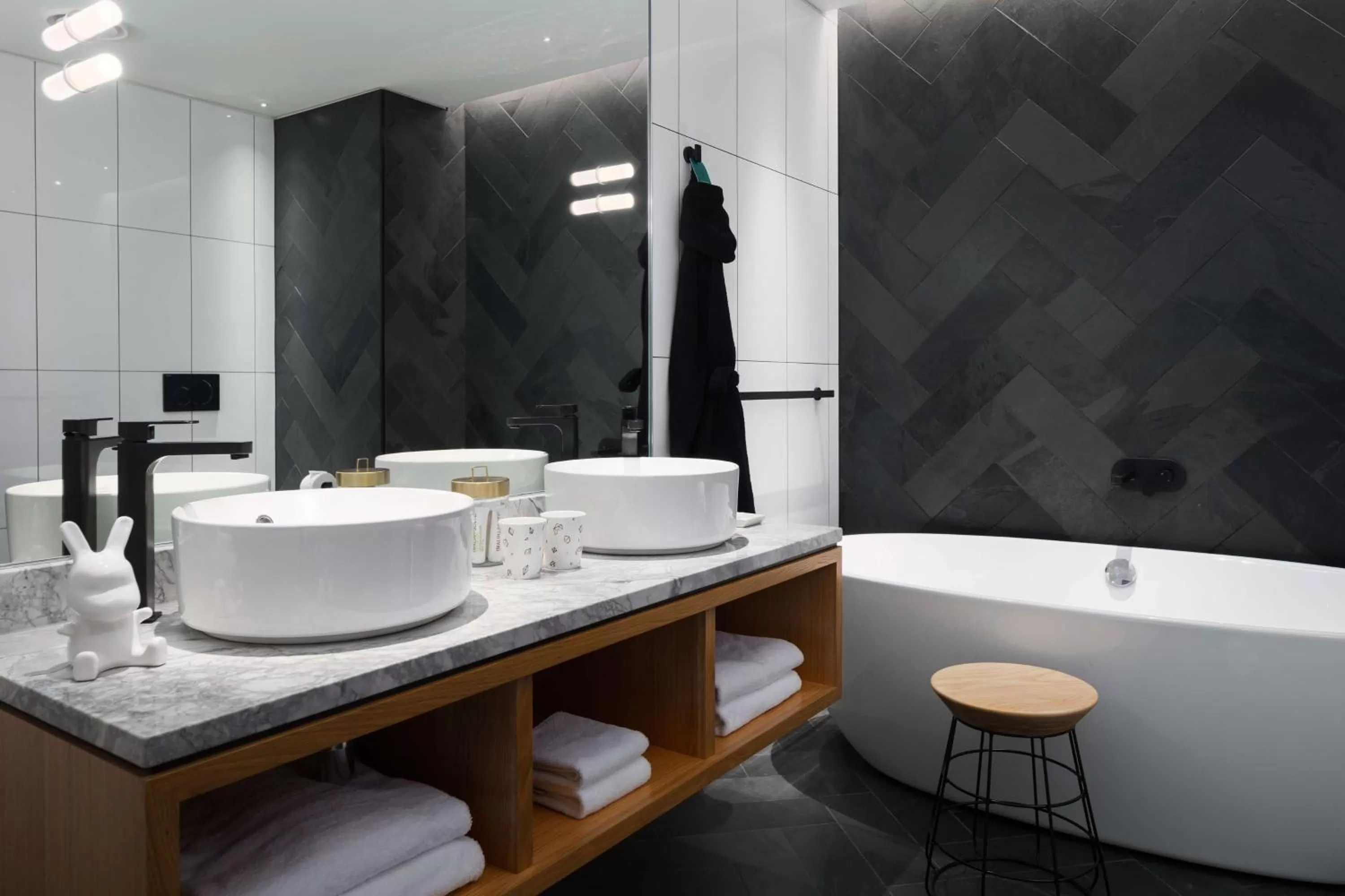 Hot Tub in QT Wellington