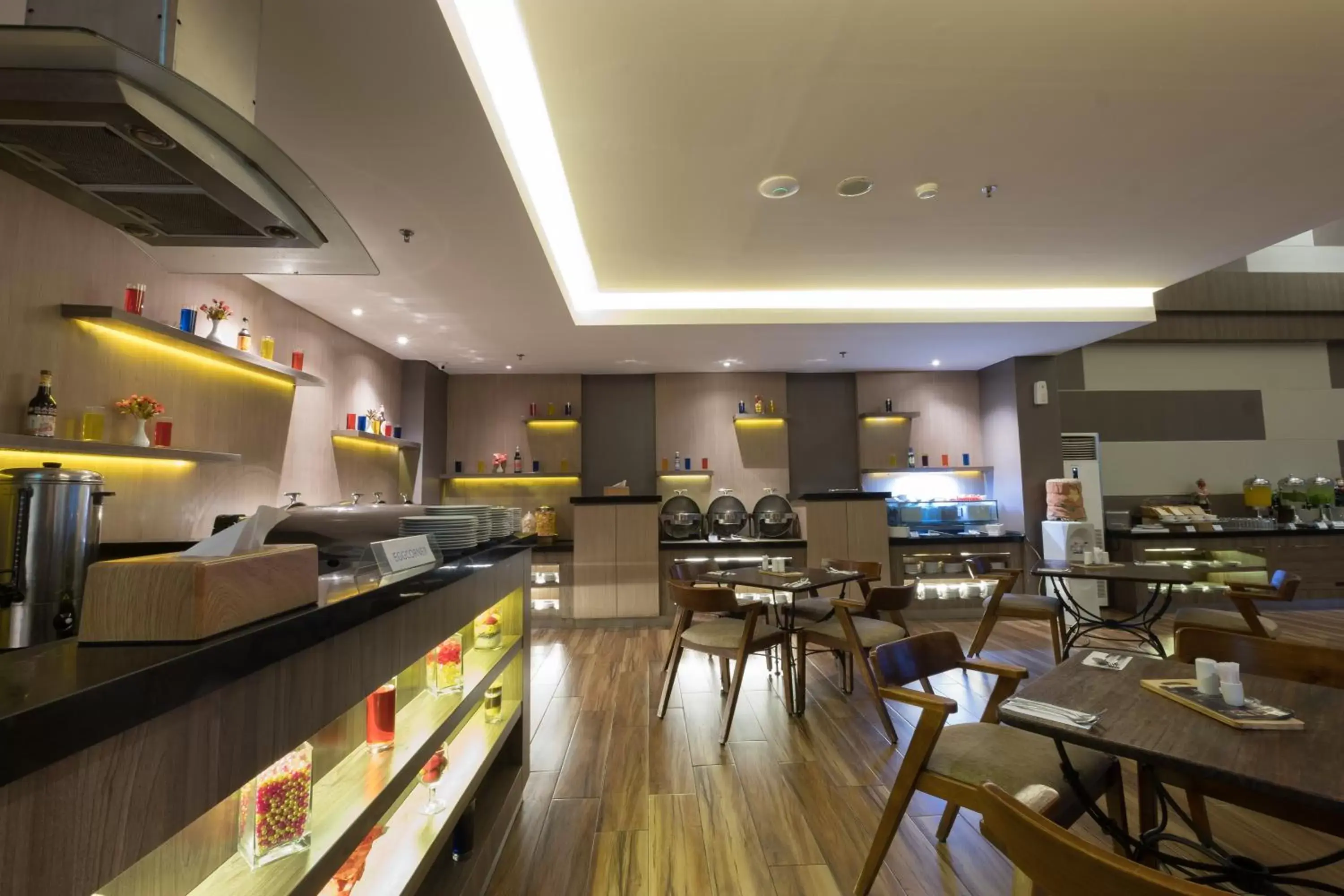 Restaurant/Places to Eat in Hotel 88 ITC Fatmawati Jakarta By WH