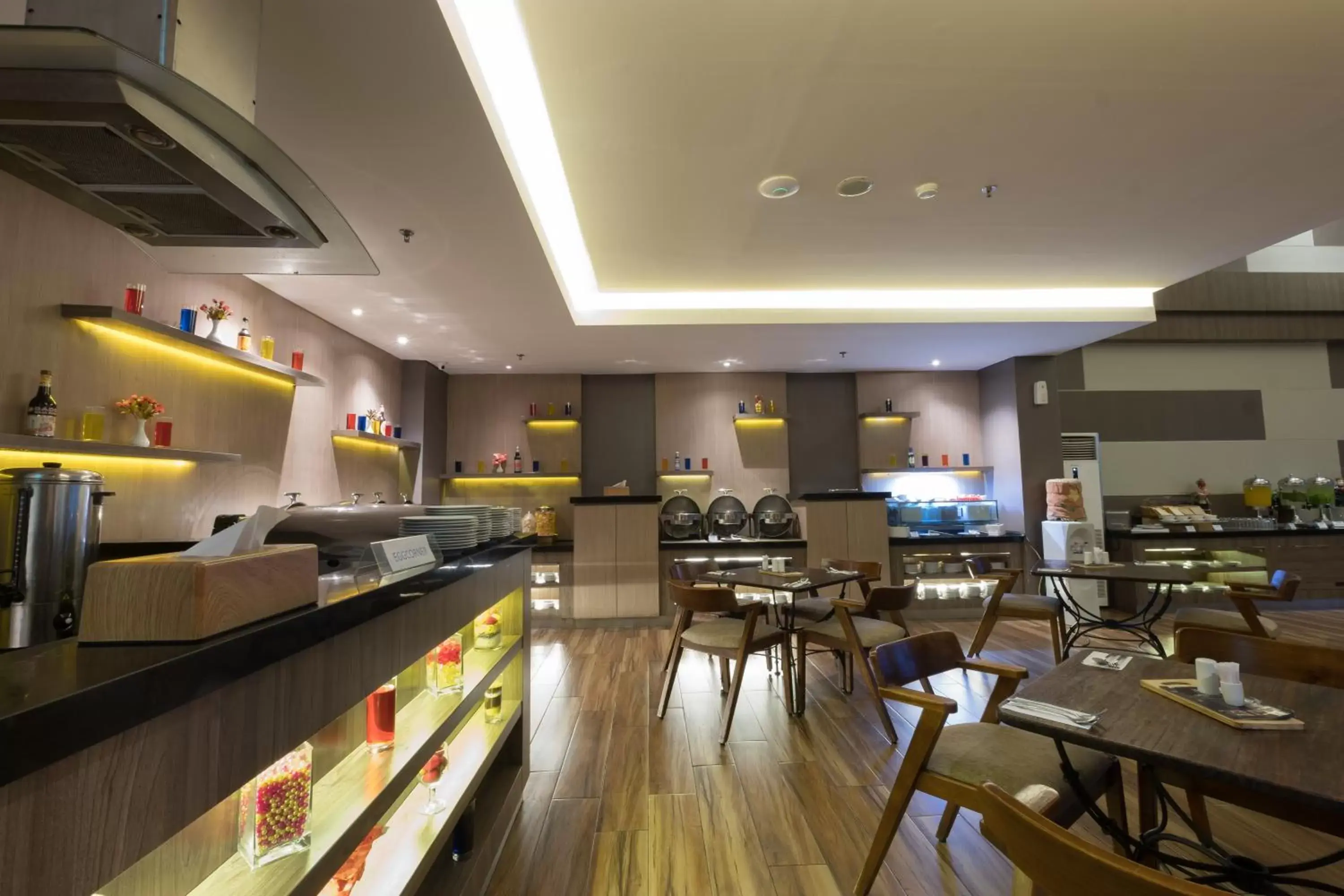 Restaurant/Places to Eat in Hotel 88 ITC Fatmawati Jakarta By WH Restaurant/Places to Eat in Hotel 88 ITC Fatmawati Jakarta By WH