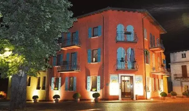 Facade/entrance, Property Building in Hotel La Spia D'Italia