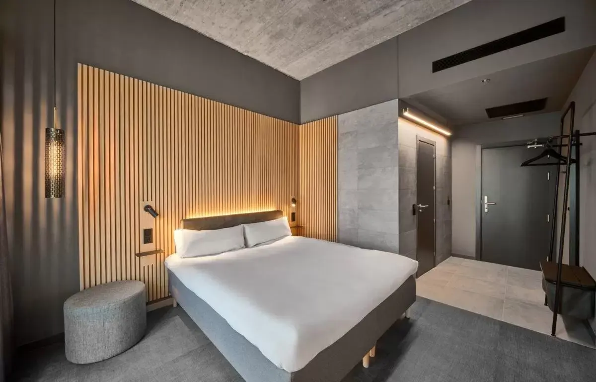 Photo of the whole room, Bed in Zleep Madrid Airport Photo of the whole room, Bed in Zleep Madrid Airport