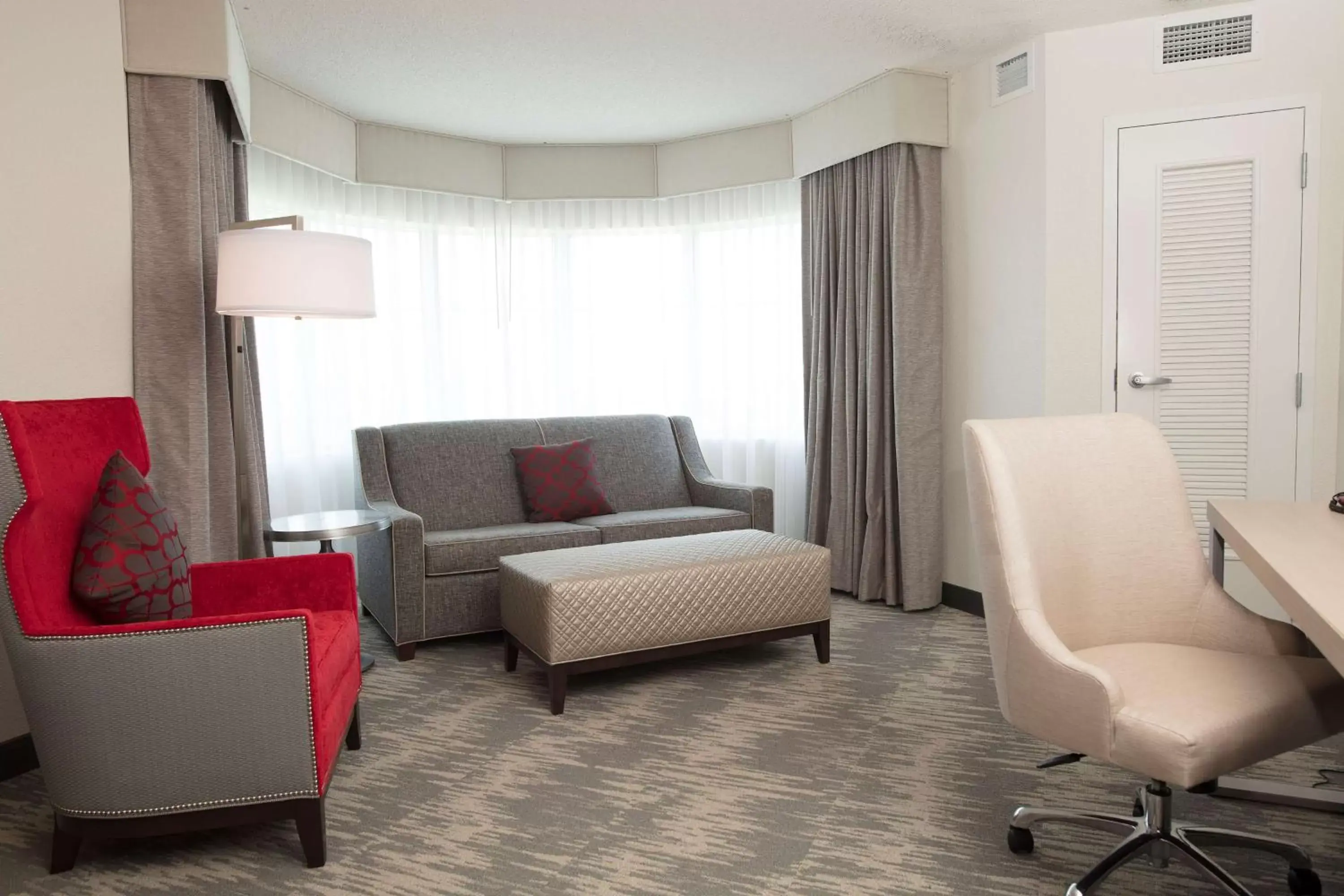 Bedroom, Seating Area in Hilton Garden Inn Athens Downtown