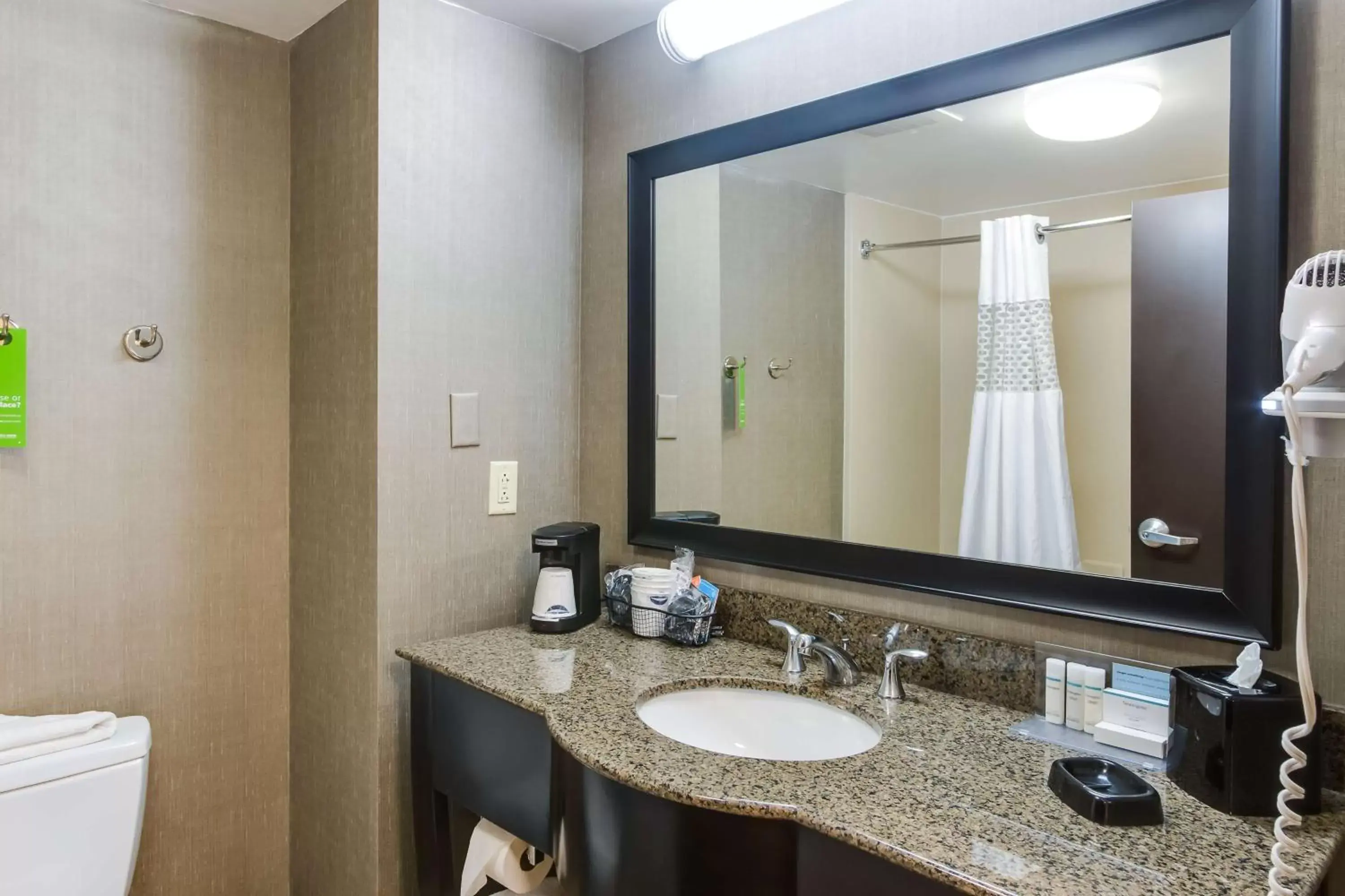 Bathroom in Hampton Inn & Suites Mount Juliet