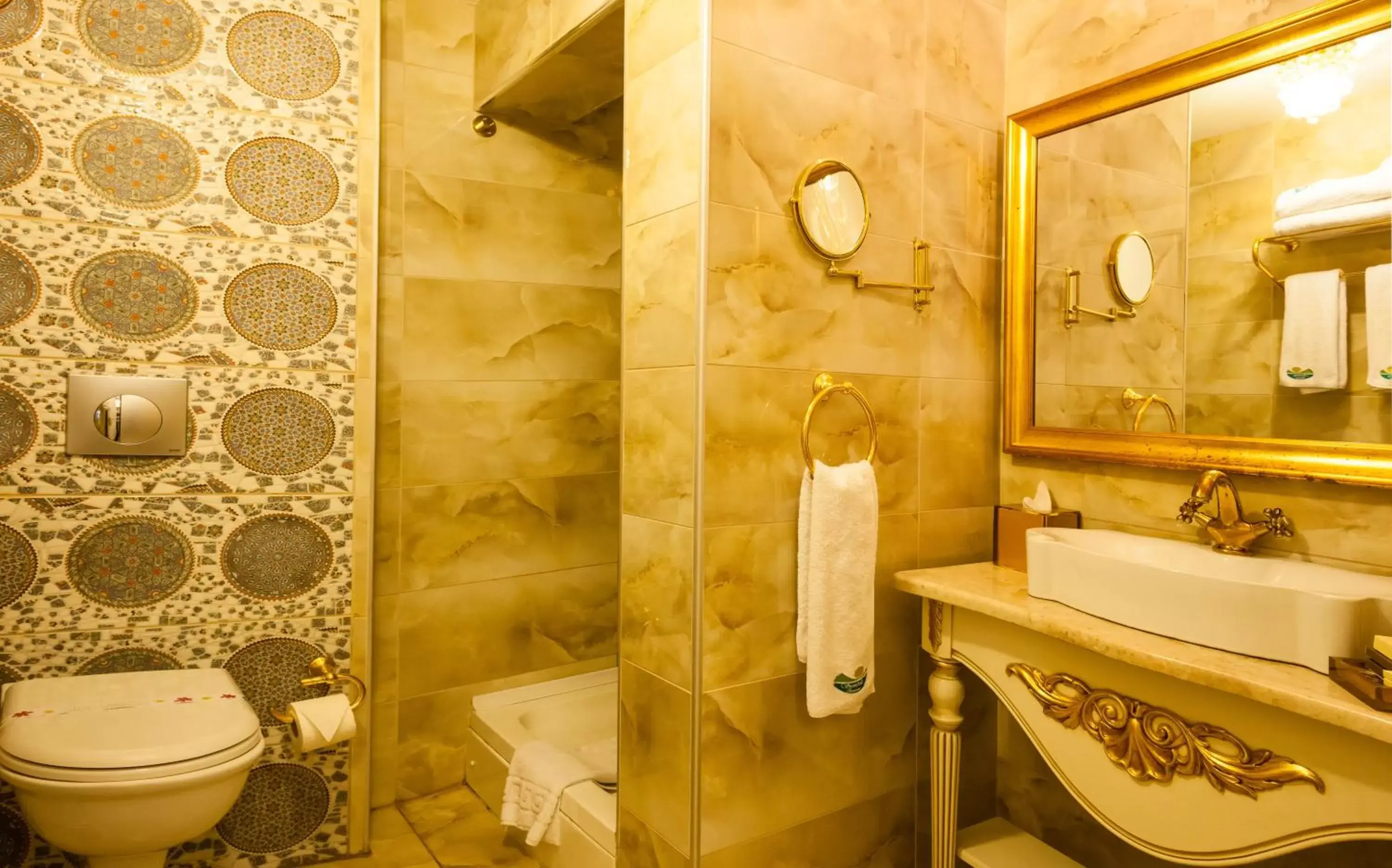 Bathroom in İstanbul Bosphorus Hotel Symbola
