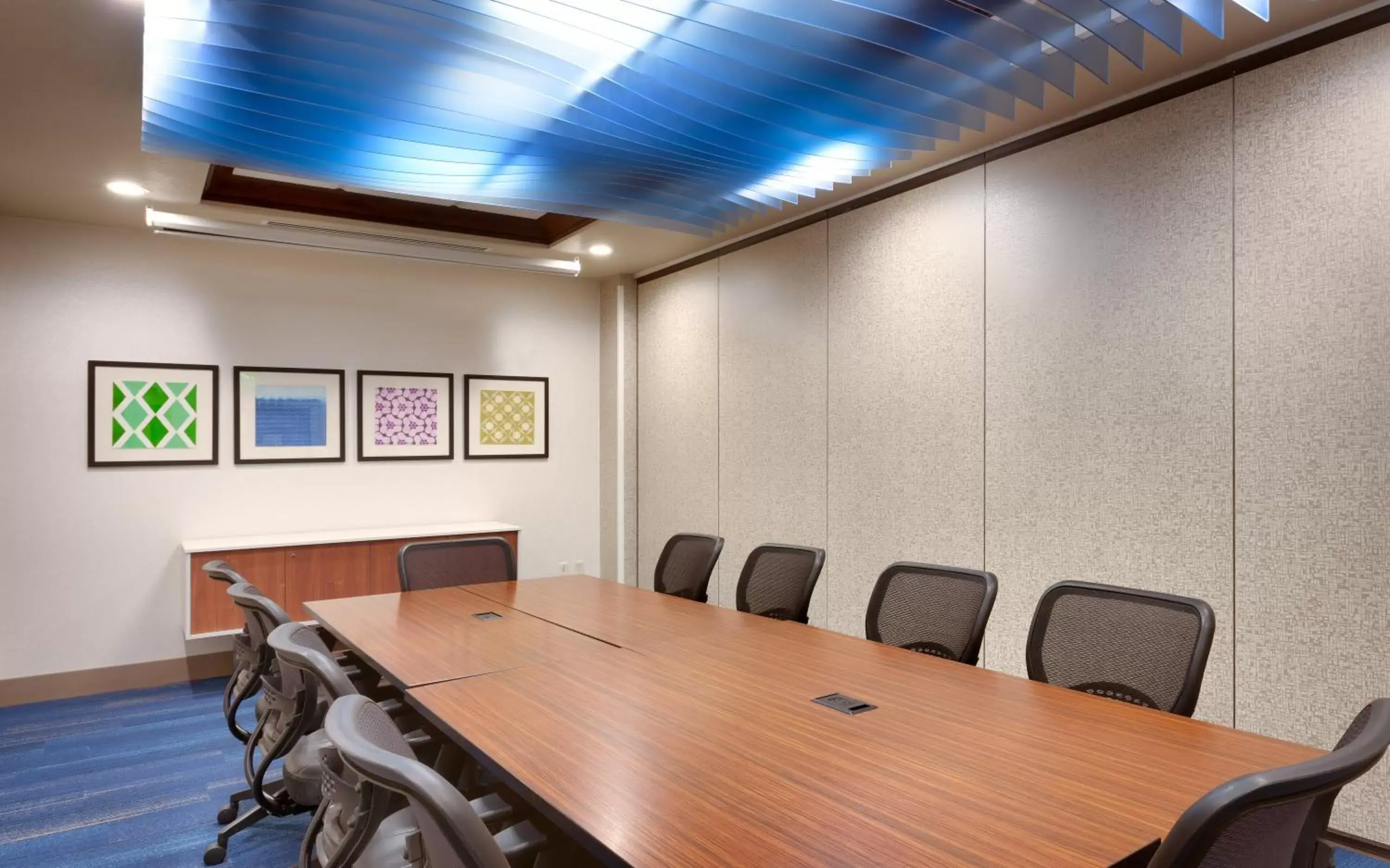 Meeting/conference room in Holiday Inn Express Orem-North Provo, an IHG Hotel