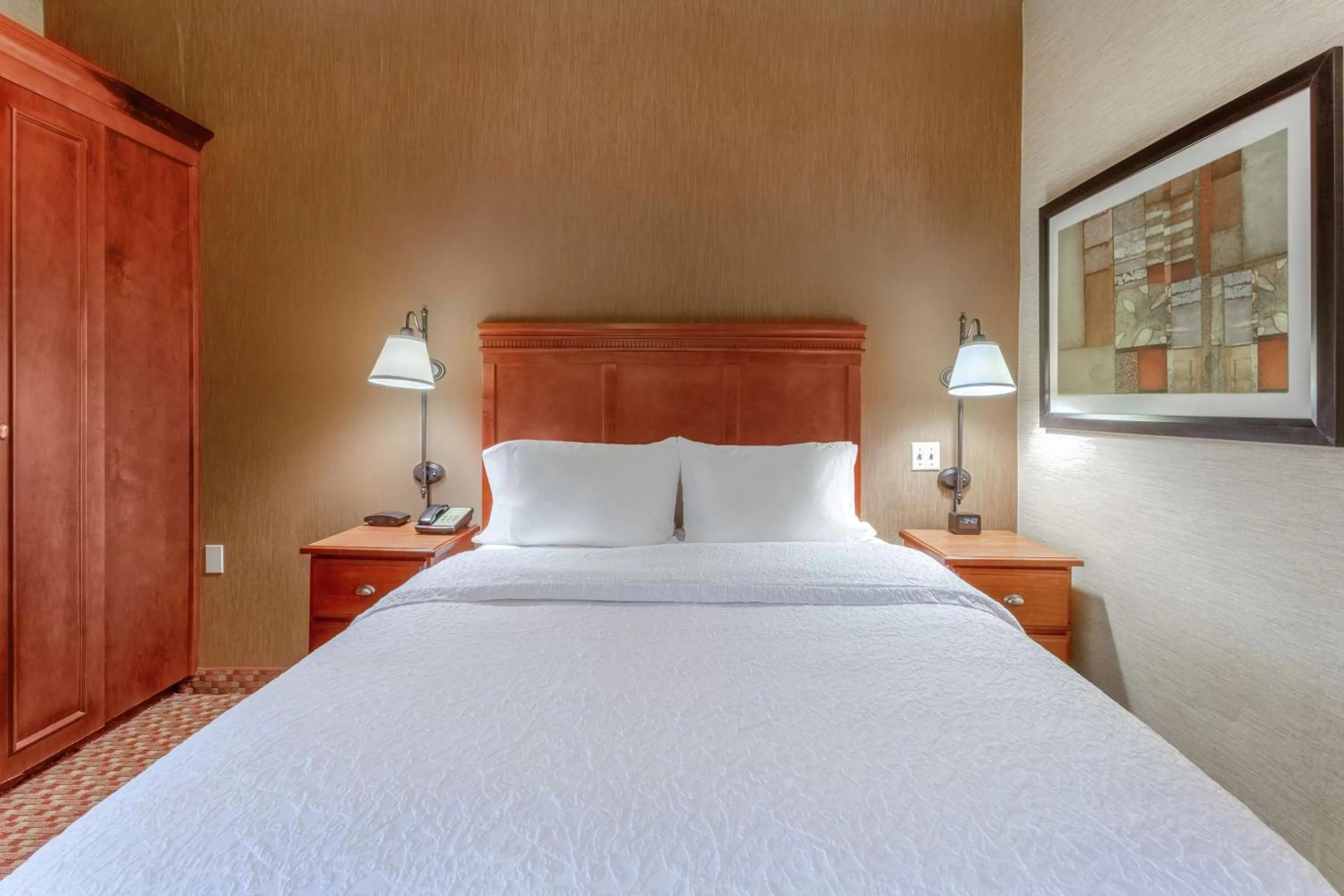 Bed in Hampton Inn East Peoria