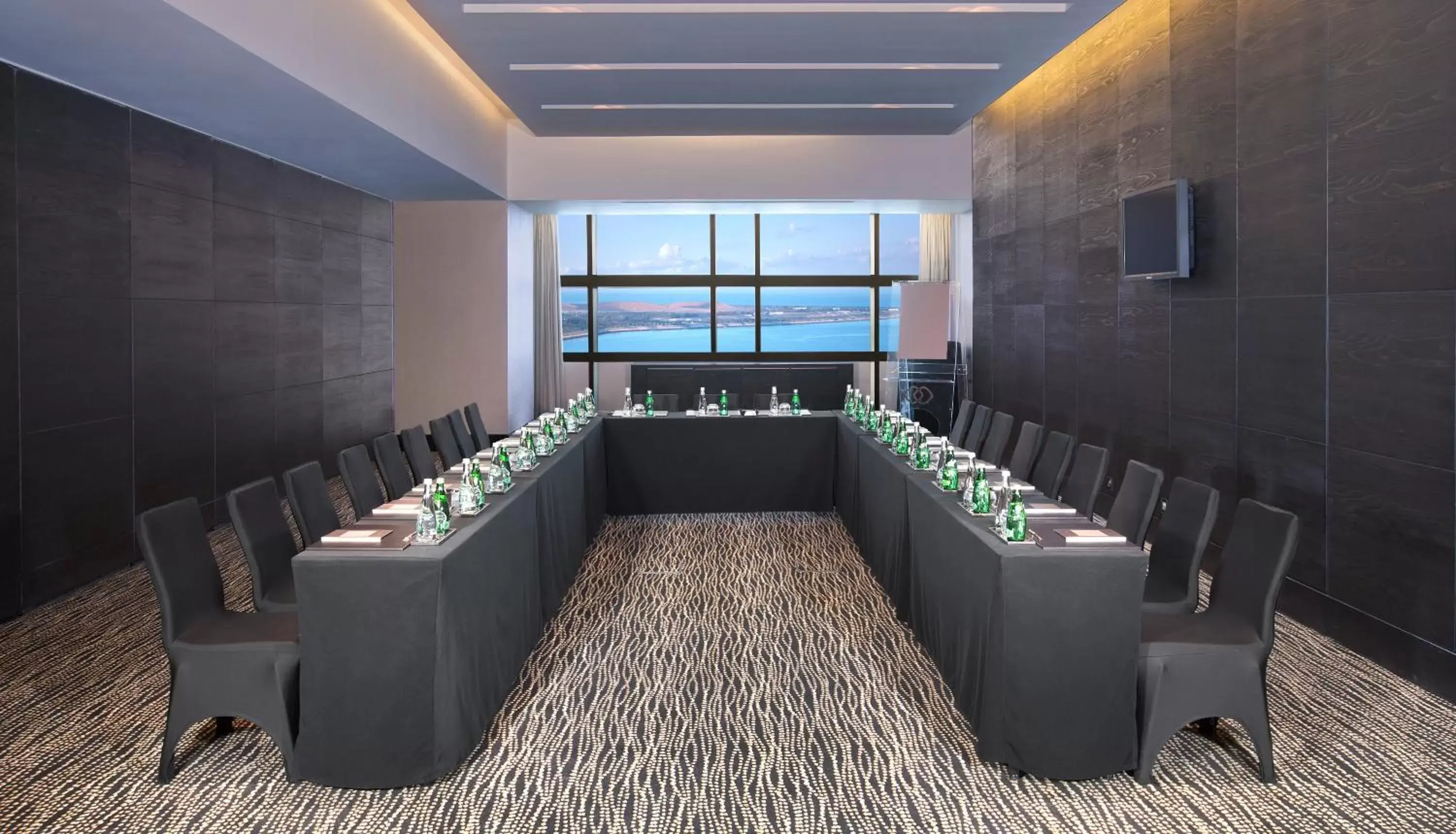 Business facilities in Sofitel Abu Dhabi Corniche