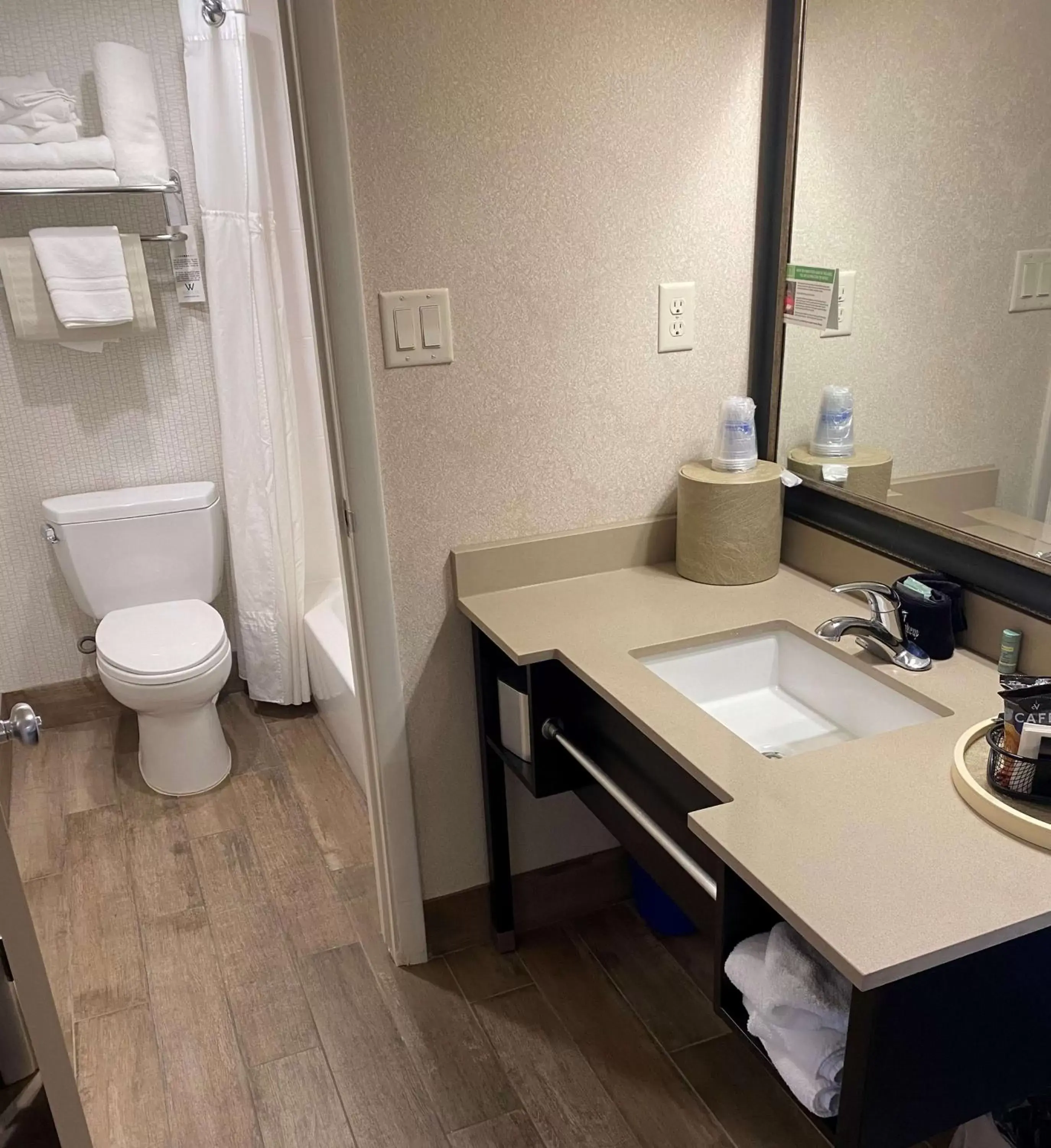 Bathroom in Best Western Coral Hills