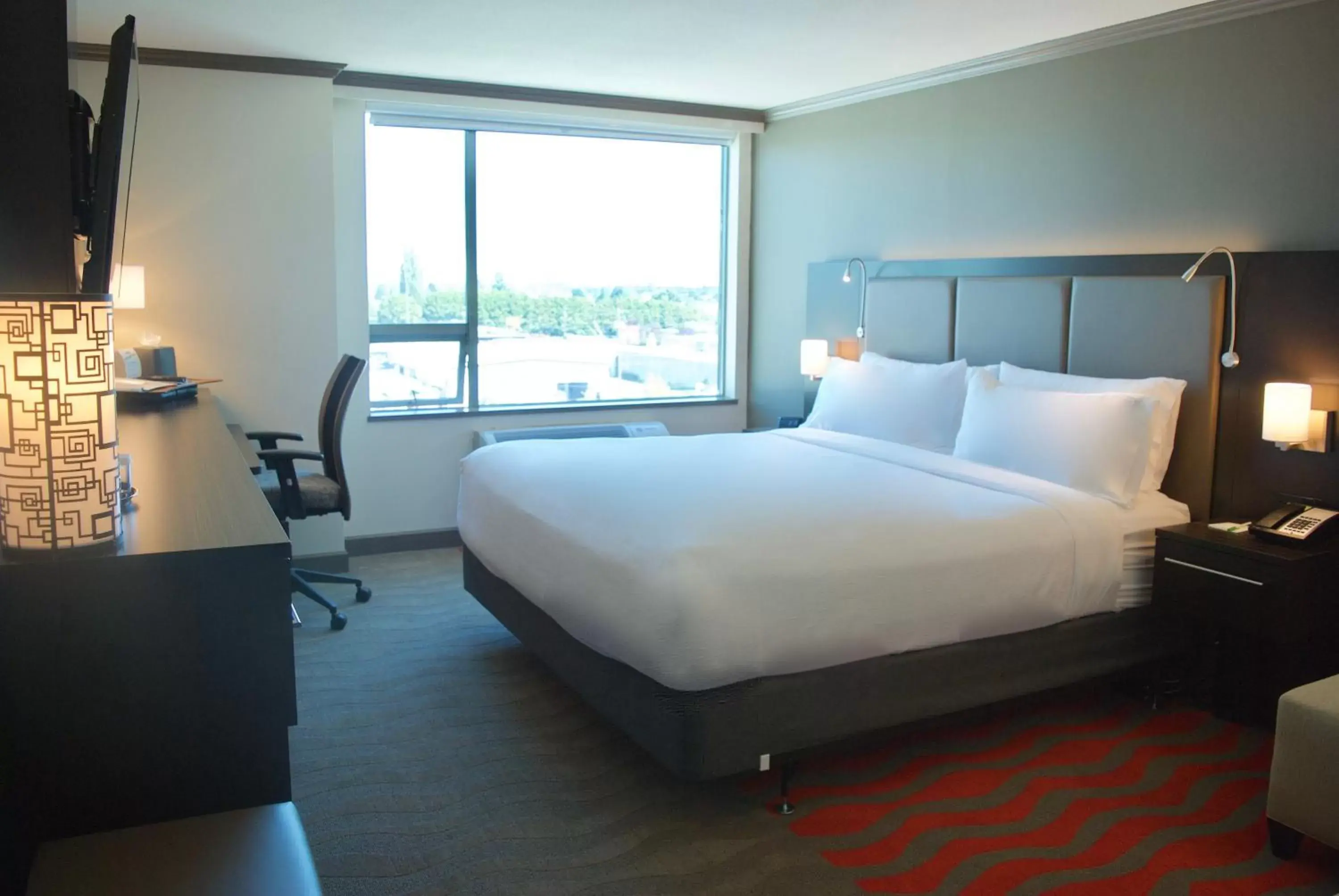 Photo of the whole room, Bed in Holiday Inn Vancouver Airport Richmond, an IHG Hotel