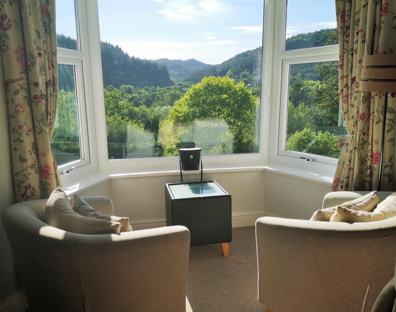 Bed, Seating Area in Aberconwy House B&B