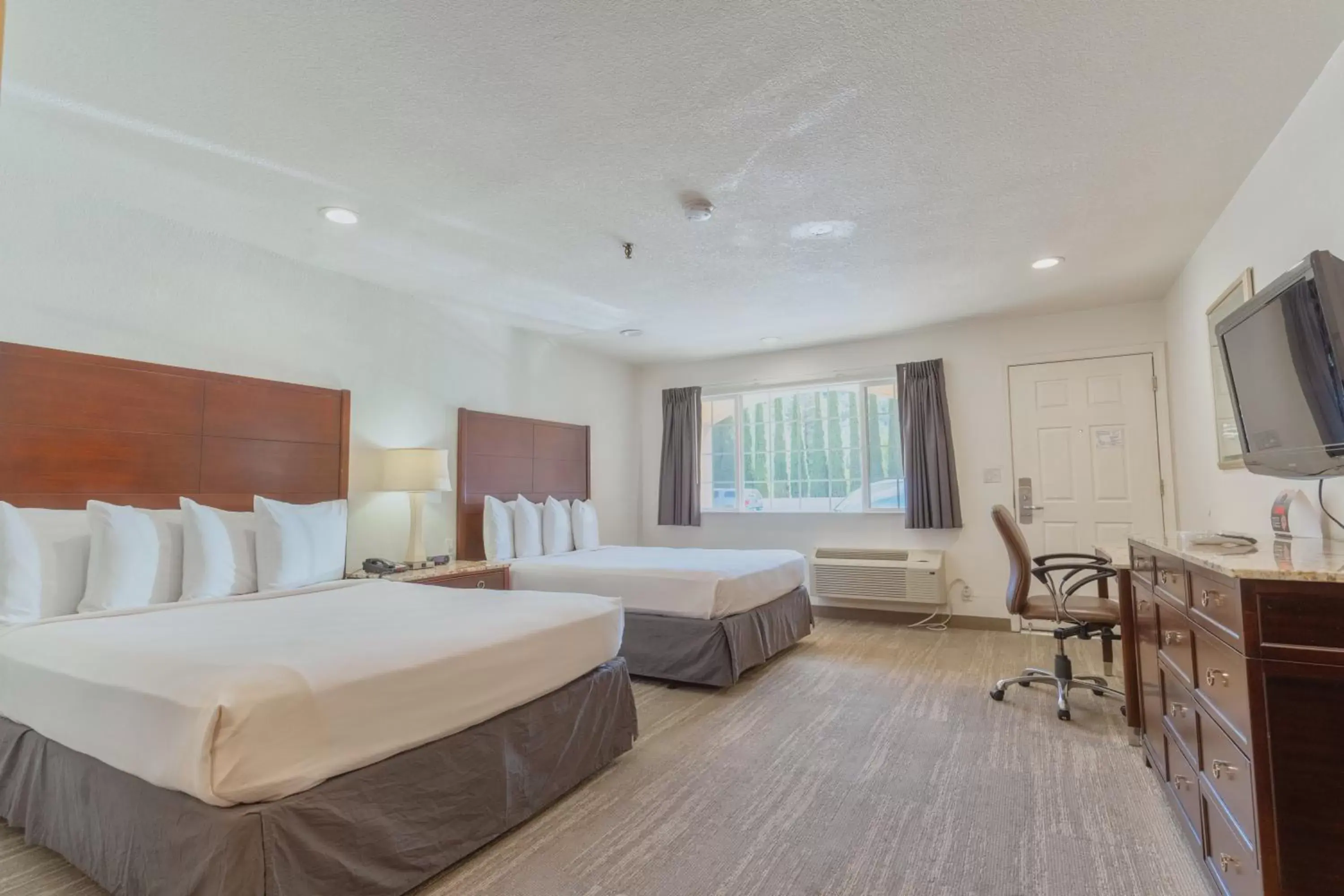 Bed in The Yosemite Inn Bed in The Yosemite Inn