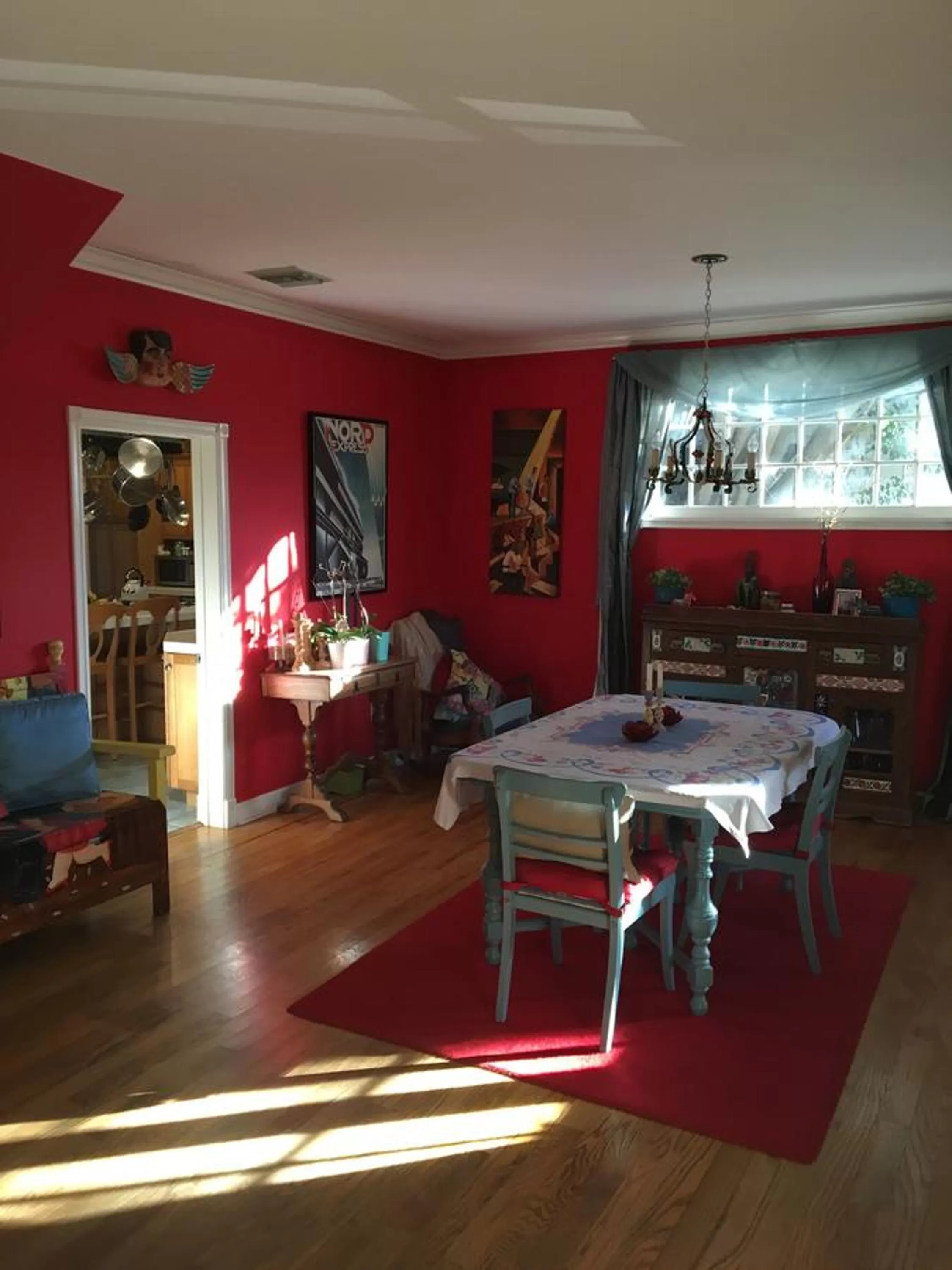 Day in Elaine's Hollywood Bed & Breakfast