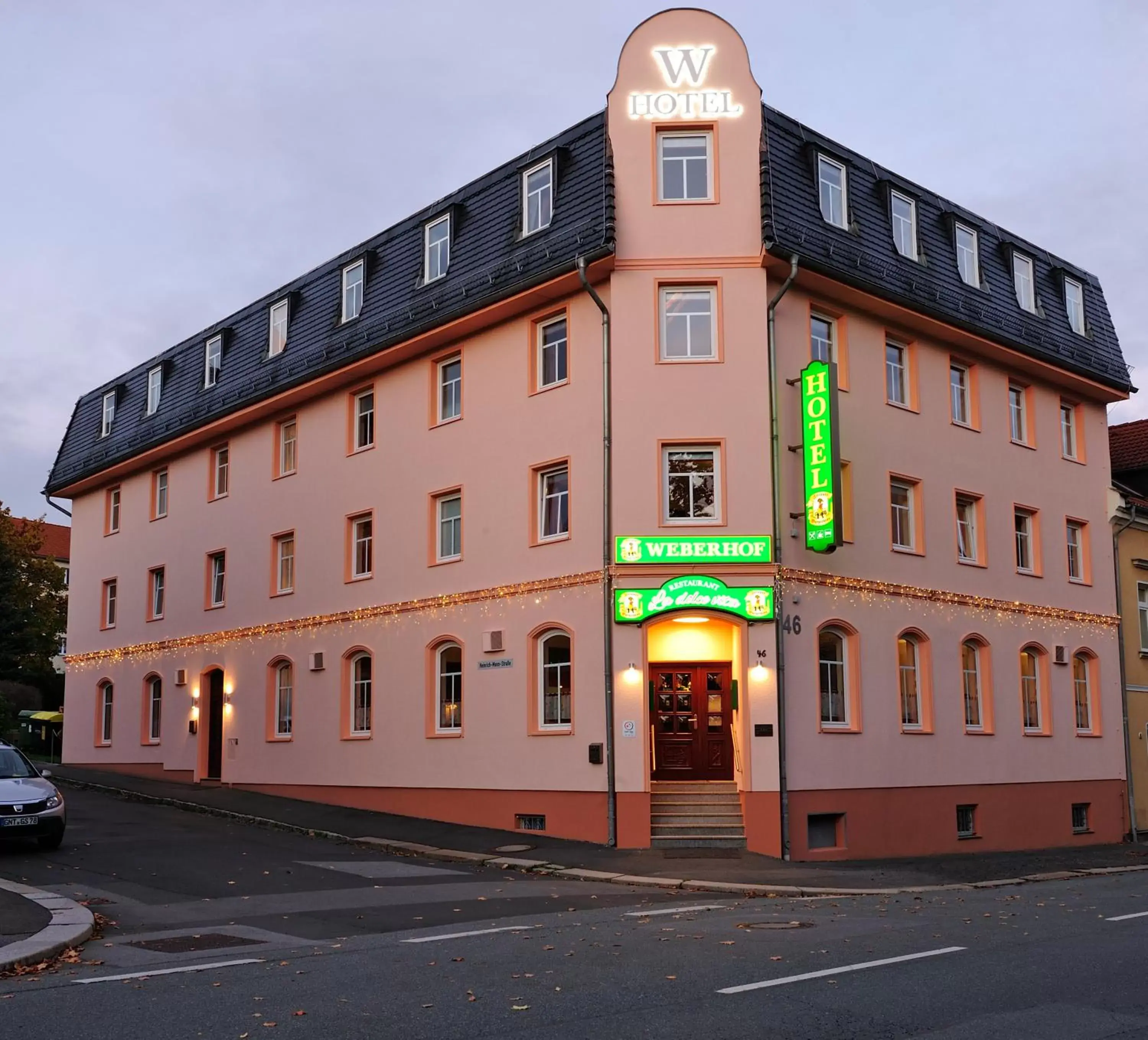 Facade/entrance, Property Building in Hotel Weberhof