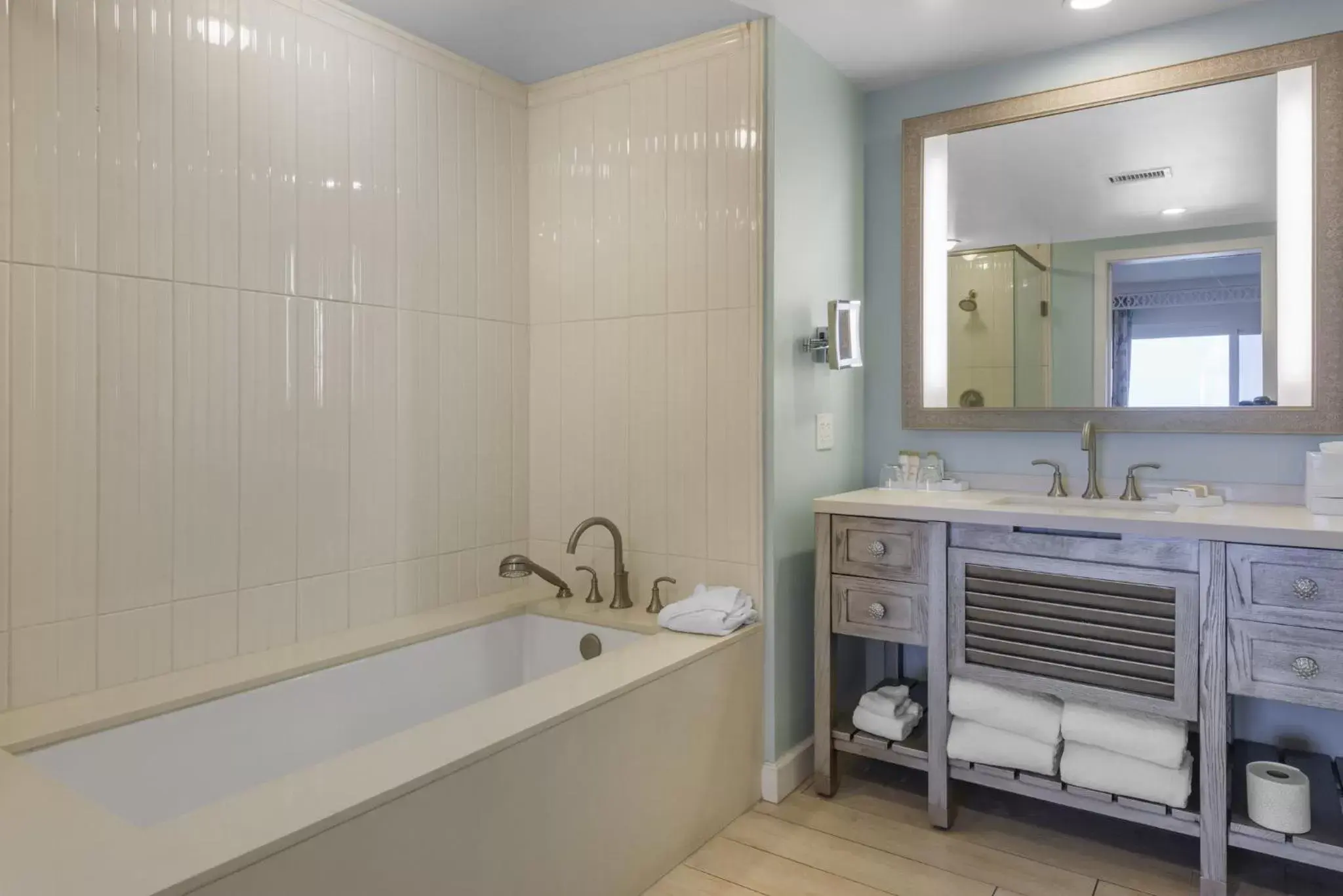 Photo of the whole room, Bathroom in Omni Amelia Island Resort