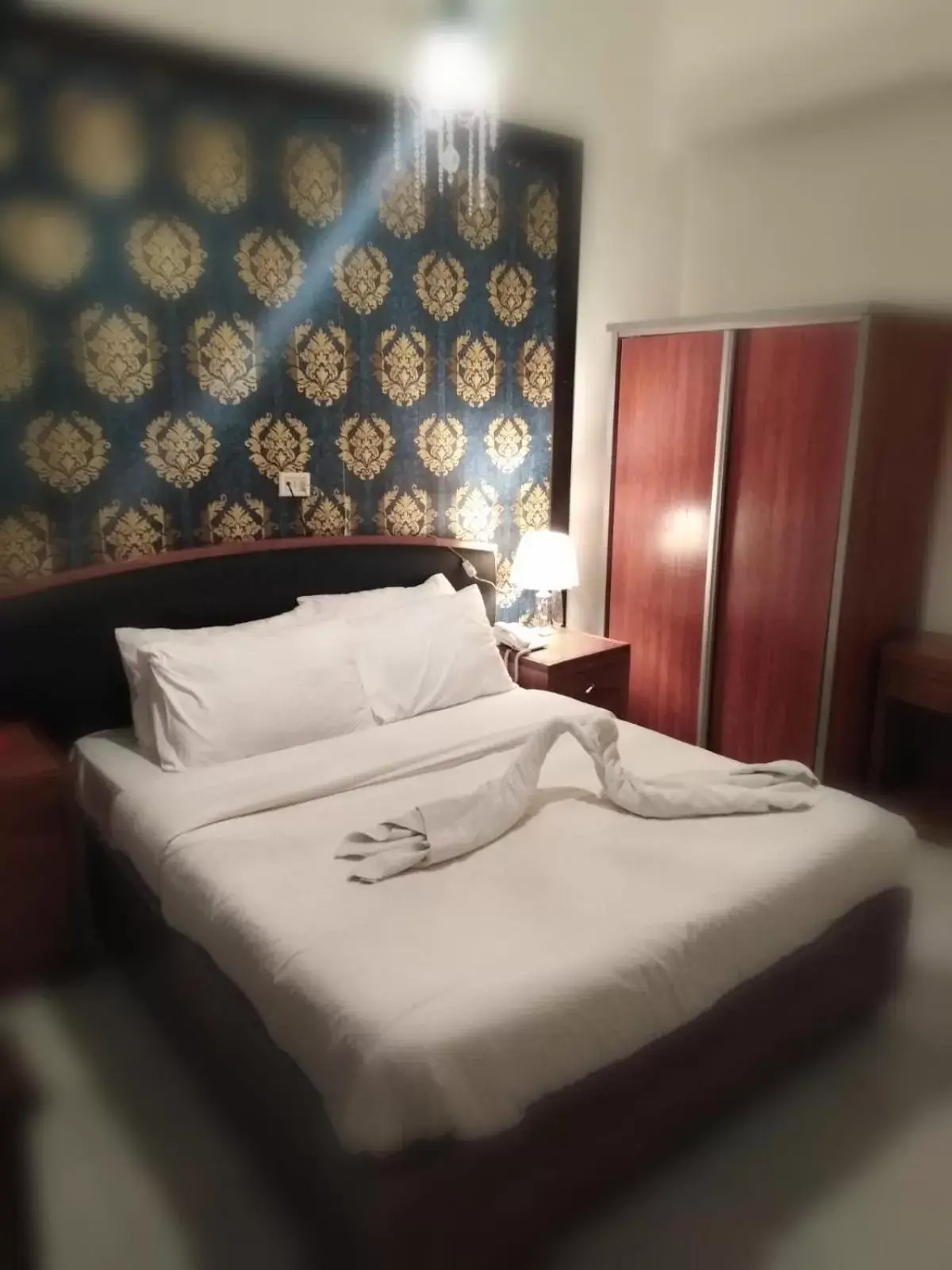 Bed in New Park Hotel