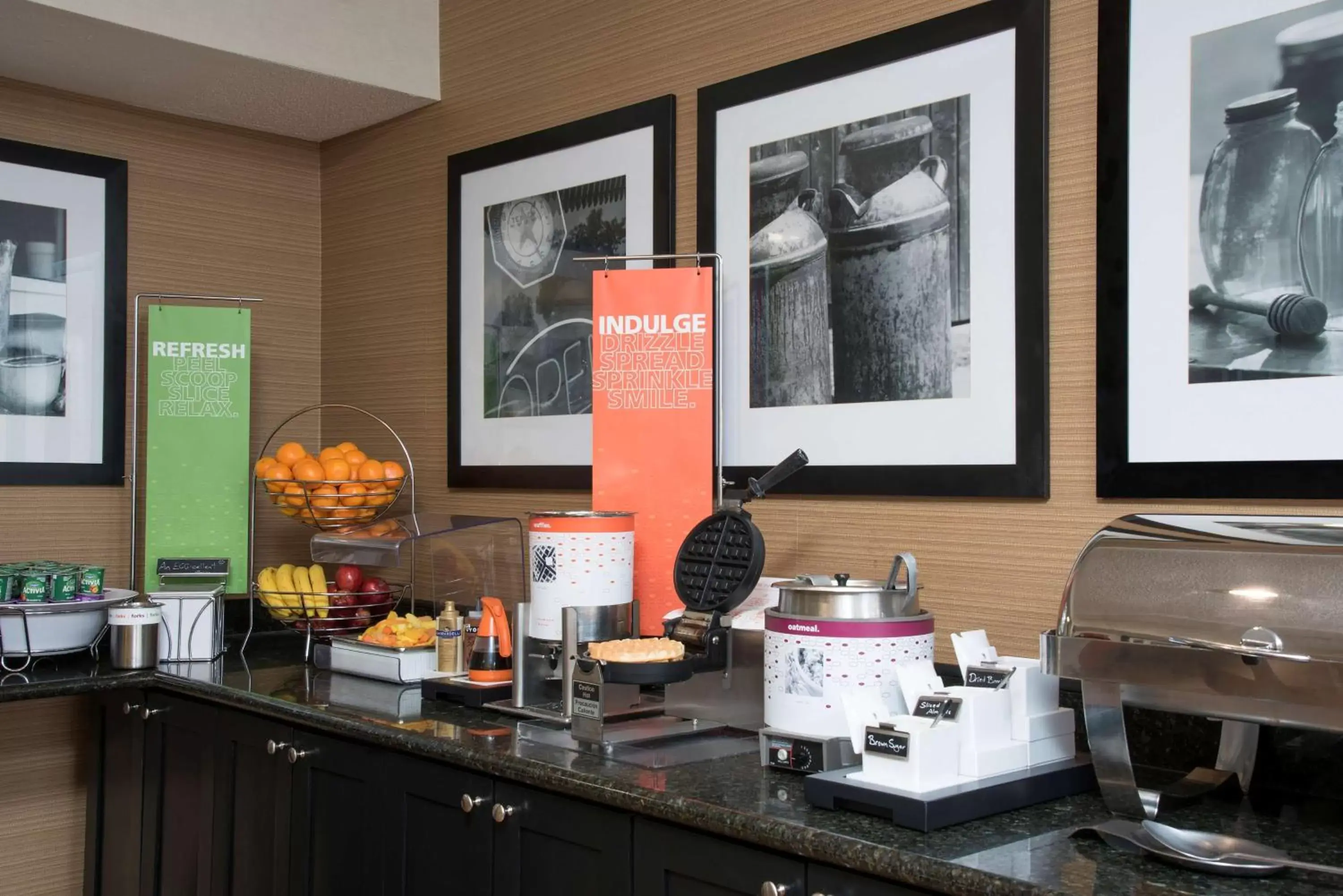 Breakfast in Hampton Inn Ann Arbor - North Breakfast in Hampton Inn Ann Arbor - North