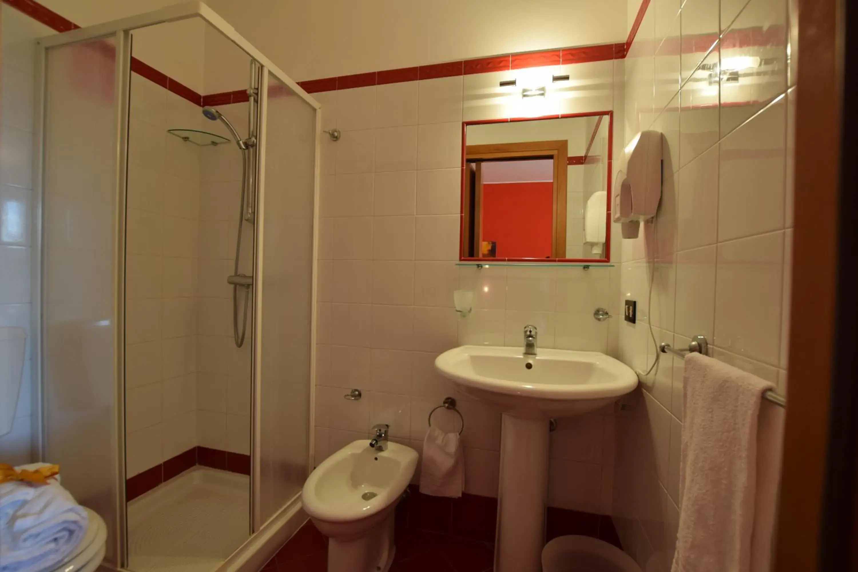 Bathroom in Hotel Iride by Marino Tourist