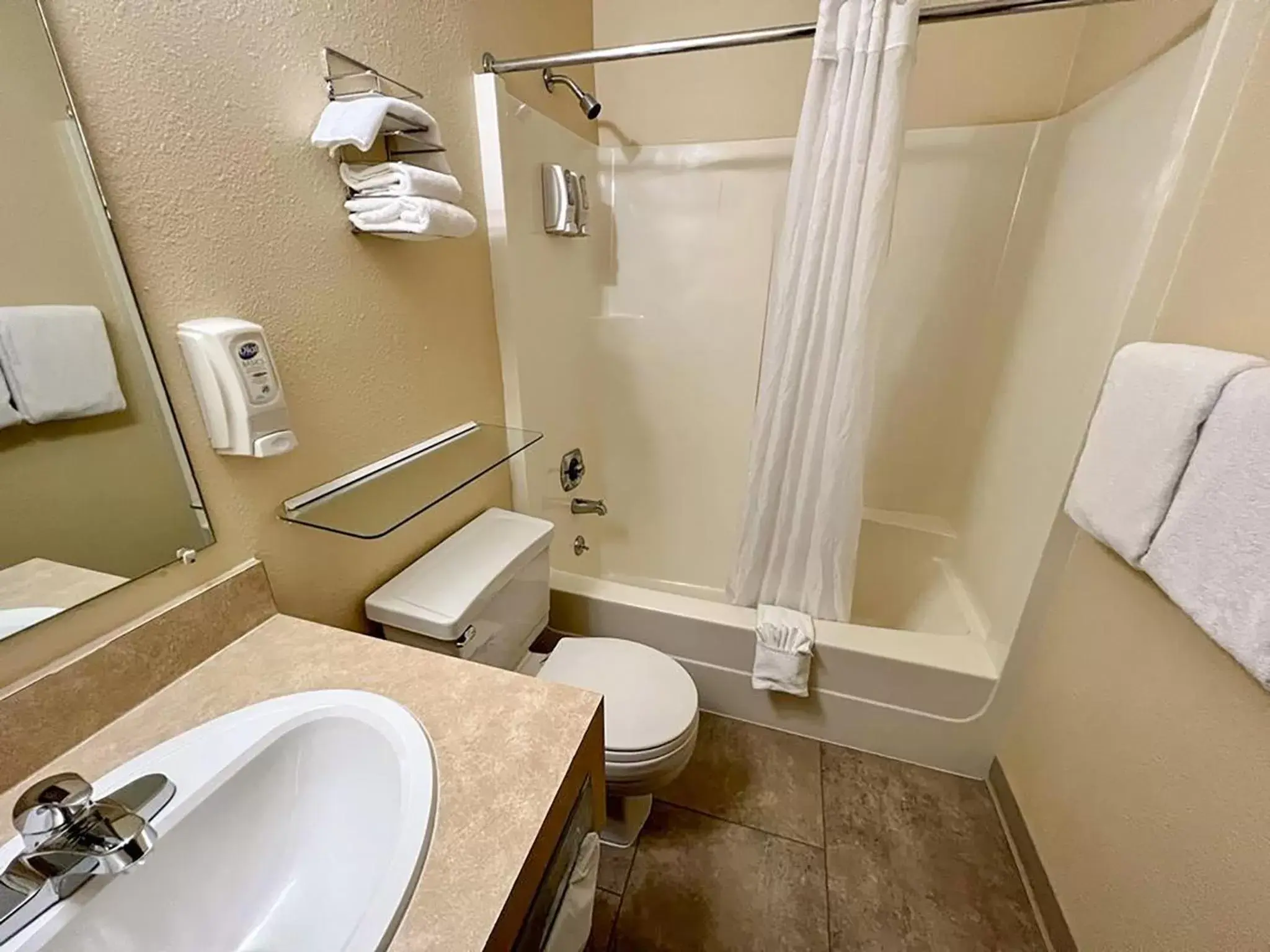 Bathroom in Beartooth Hideaway Inn & Cabins