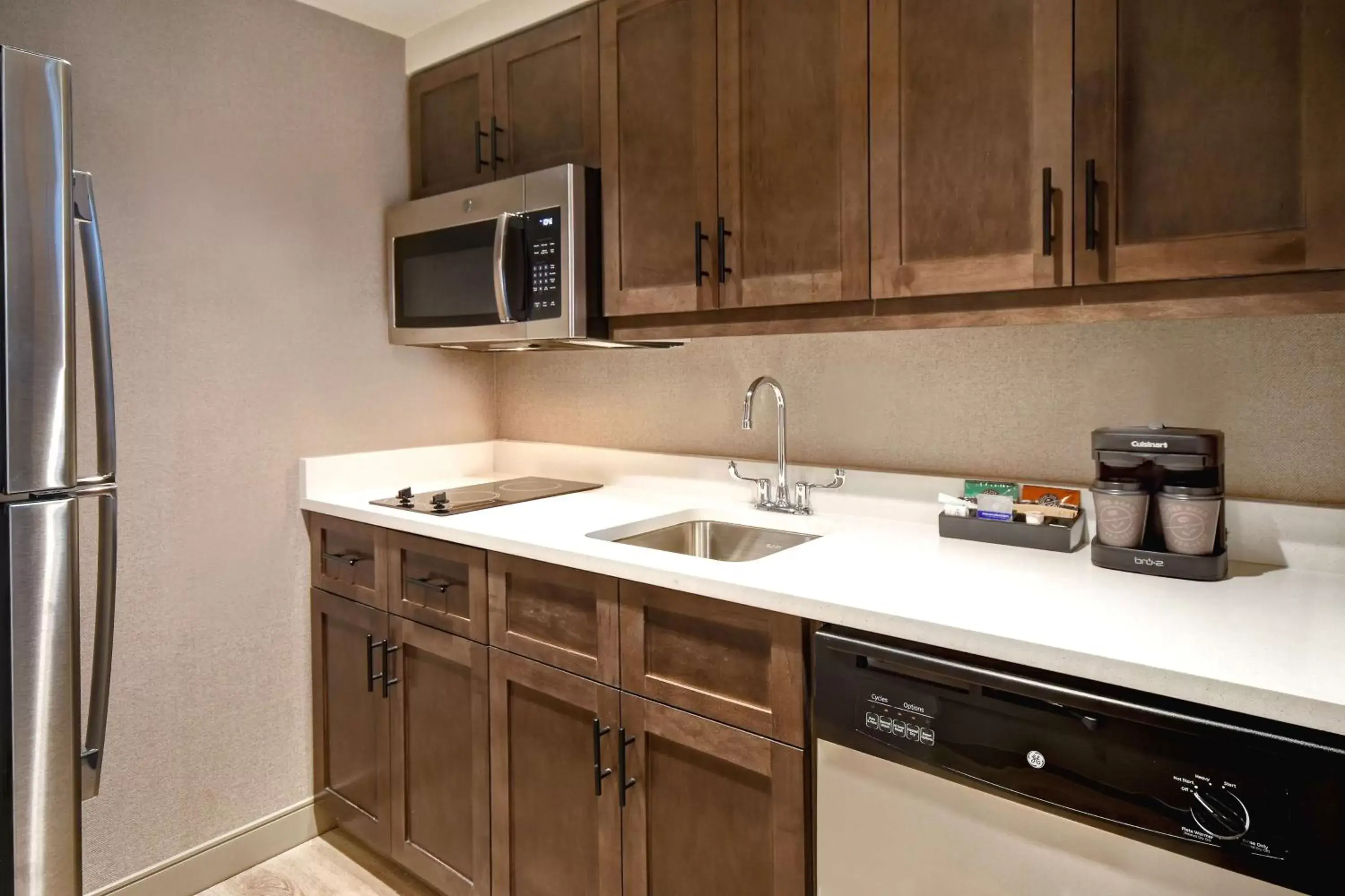 Kitchen or kitchenette, Kitchen/Kitchenette in Homewood Suites by Hilton Tuscaloosa Downtown, AL