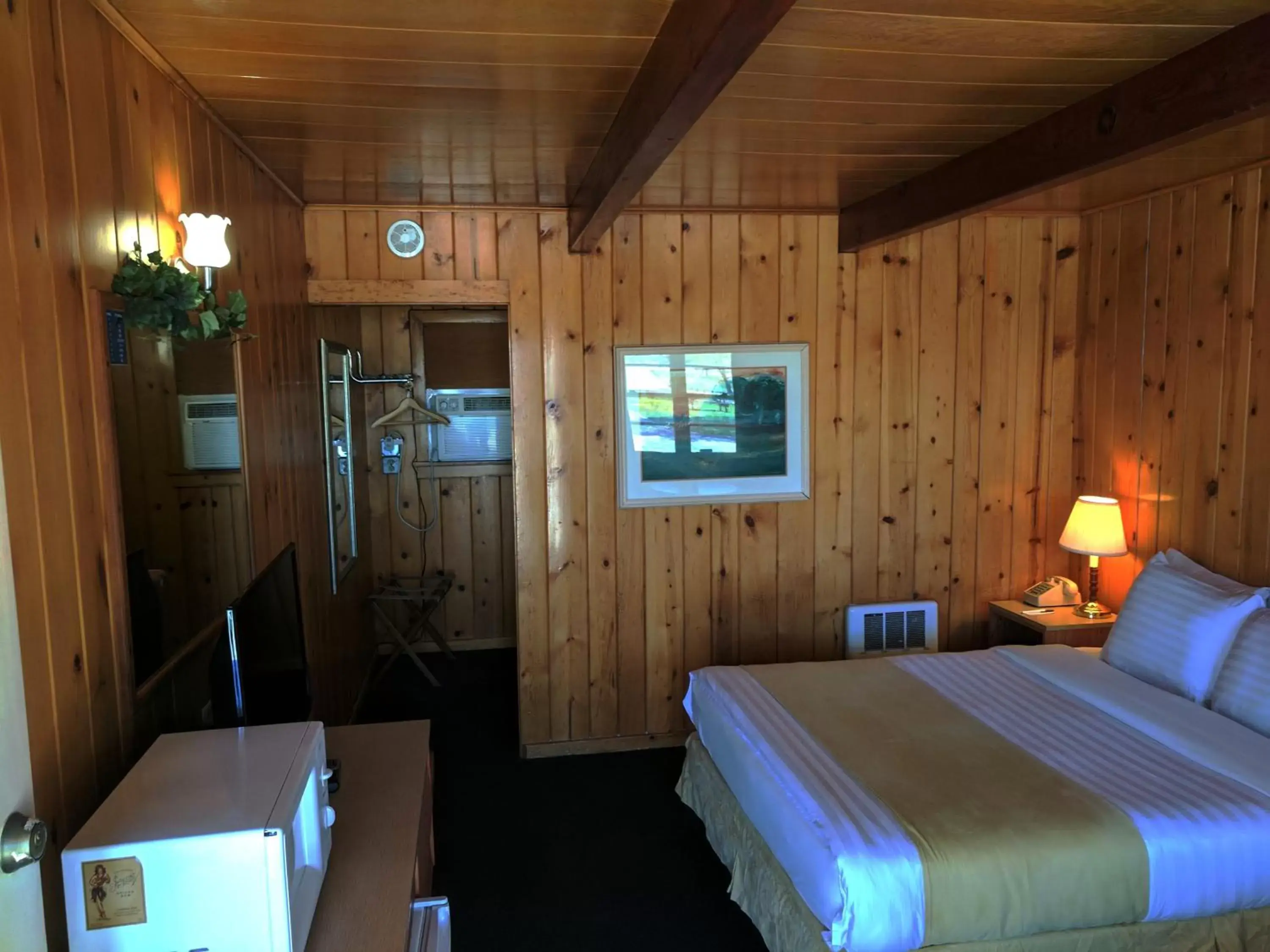 Bedroom in Prospector Motor Lodge