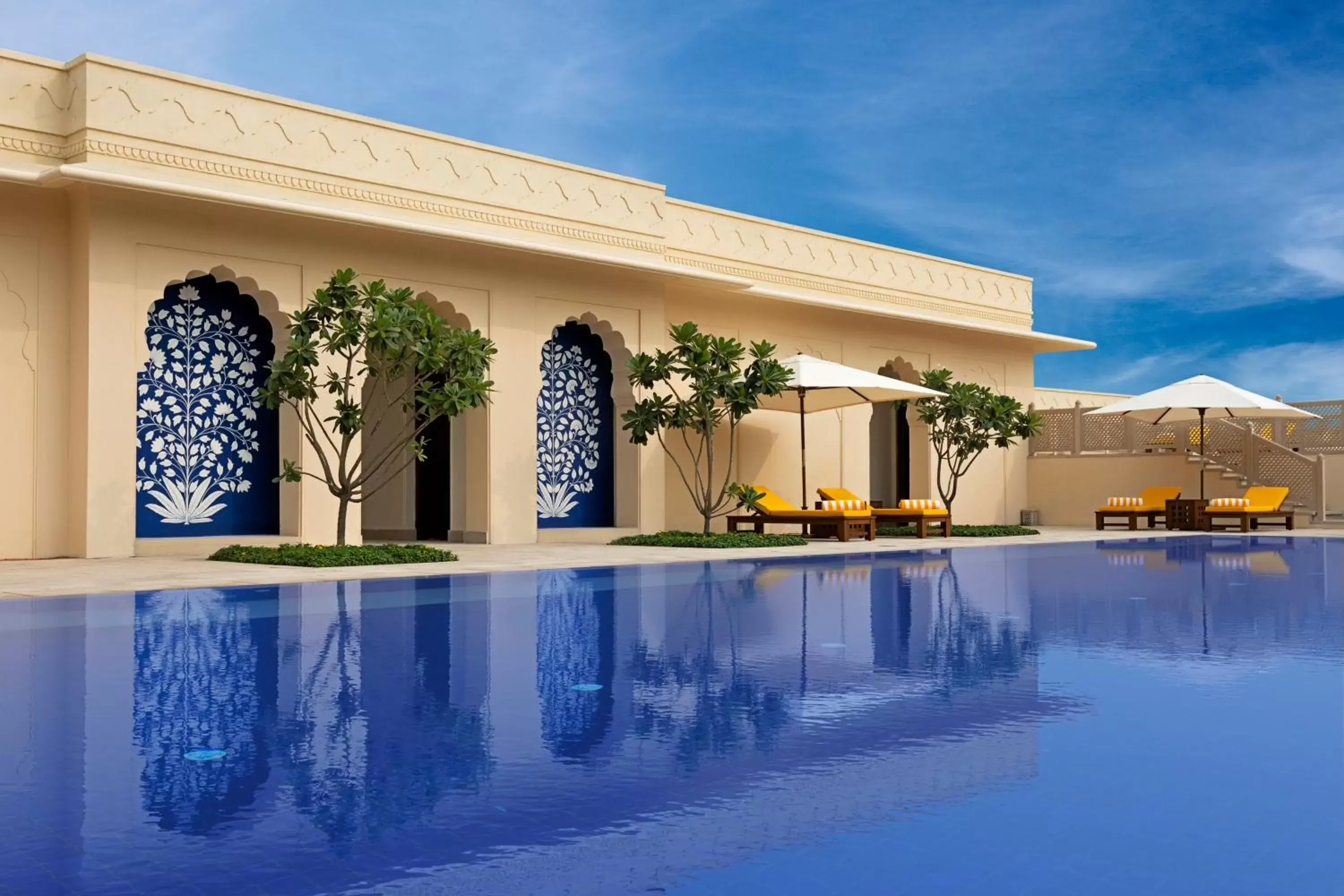 Swimming pool in The Oberoi Sukhvilas Spa Resort, New Chandigarh Swimming pool in The Oberoi Sukhvilas Spa Resort, New Chandigarh